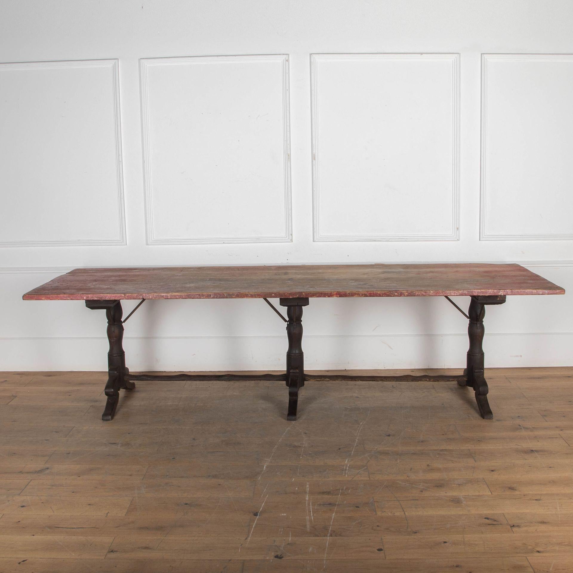 Mesa de comedor italiana con pedestal del siglo XIX Italiano en venta