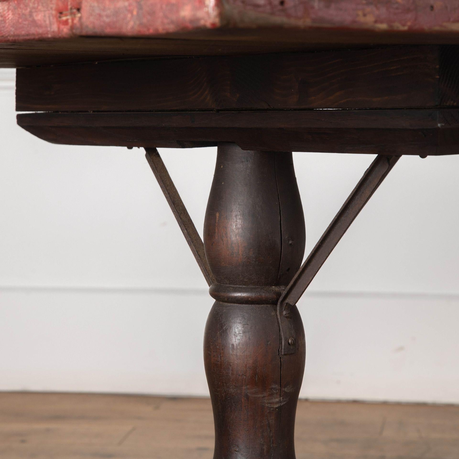 Mesa de comedor italiana con pedestal del siglo XIX en venta 3