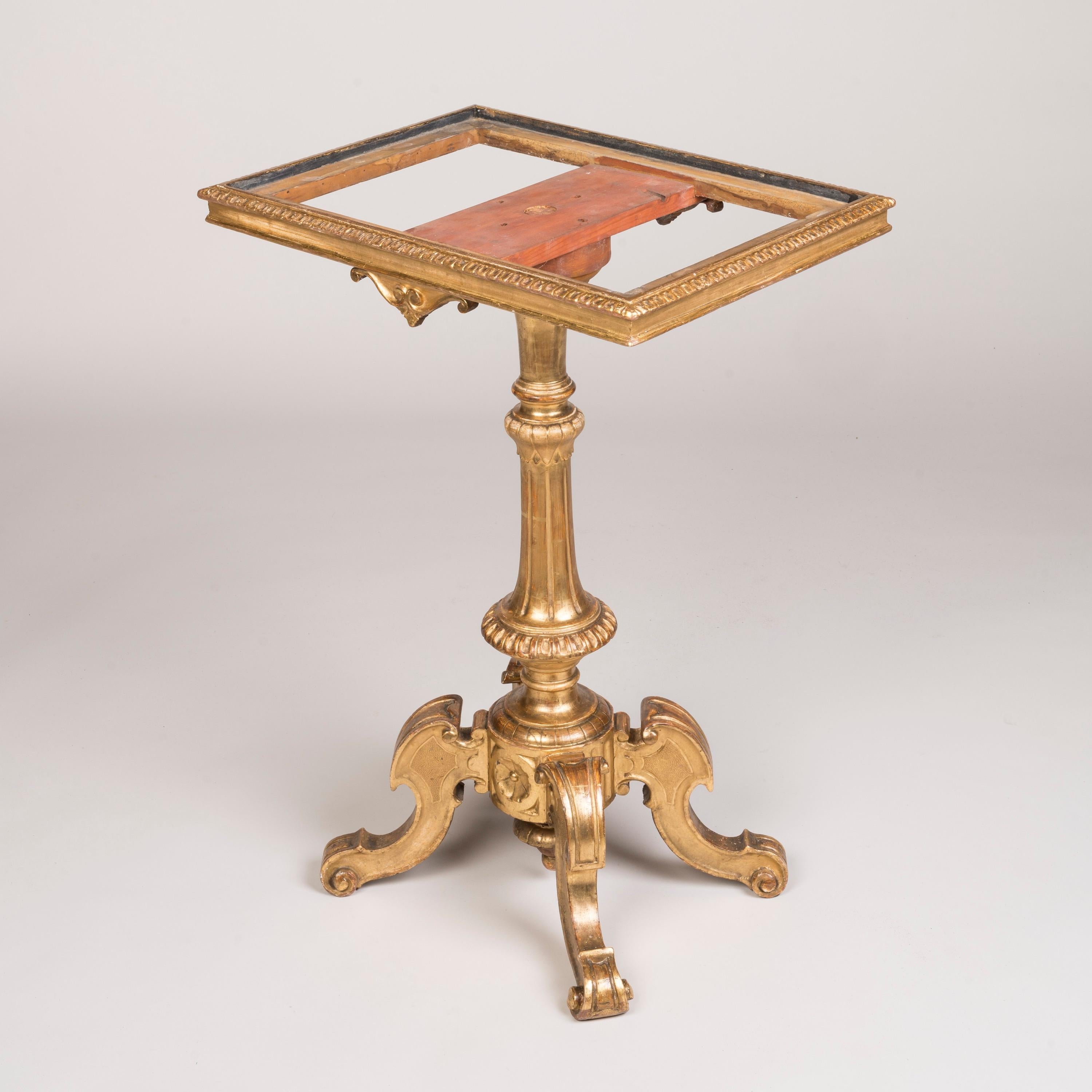 XIXe siècle Table italienne du 19ème siècle en pierre dure Pietra Dura et bois doré en vente
