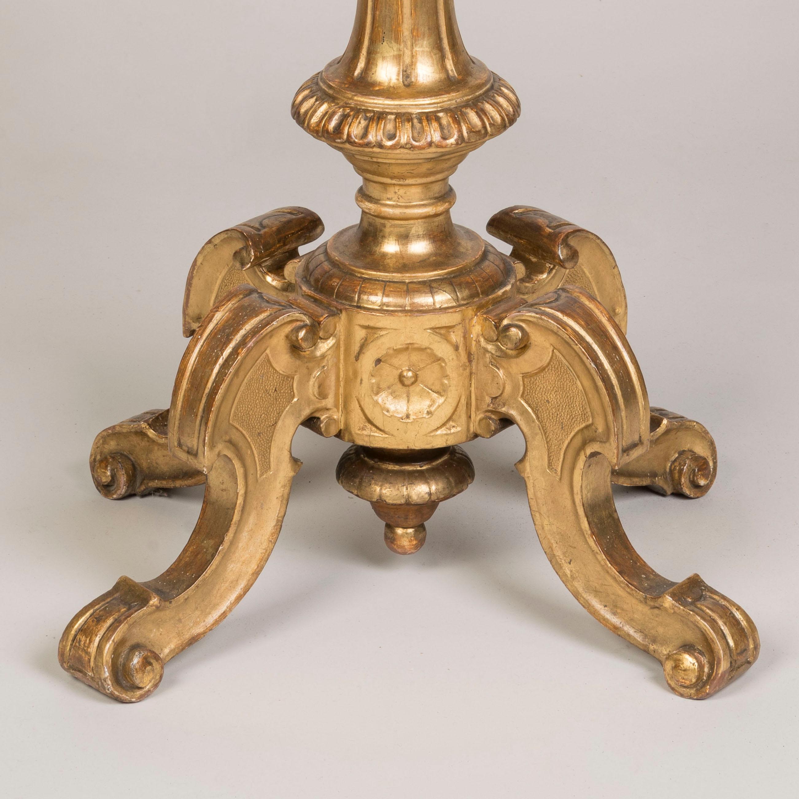 Italienischer Pietra Dura-Tisch aus Hartstein und vergoldetem Holz aus dem 19. Jahrhundert im Angebot 3