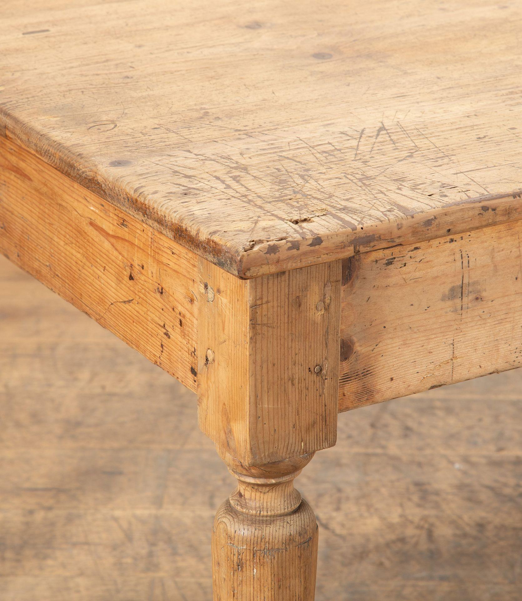 19th Century Italian Pine Farmhouse Table For Sale 7