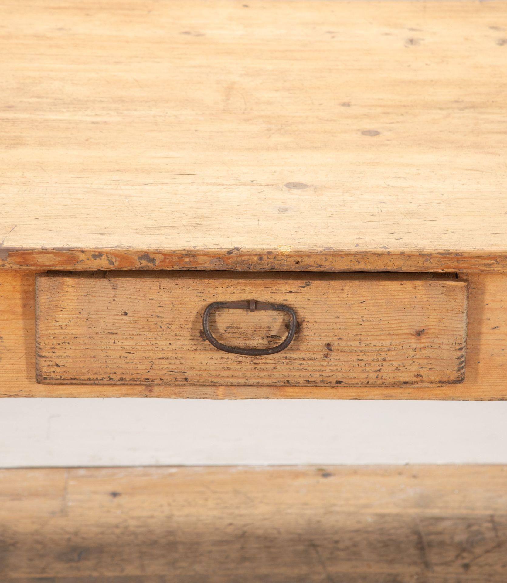 19th Century Italian Pine Farmhouse Table For Sale 9