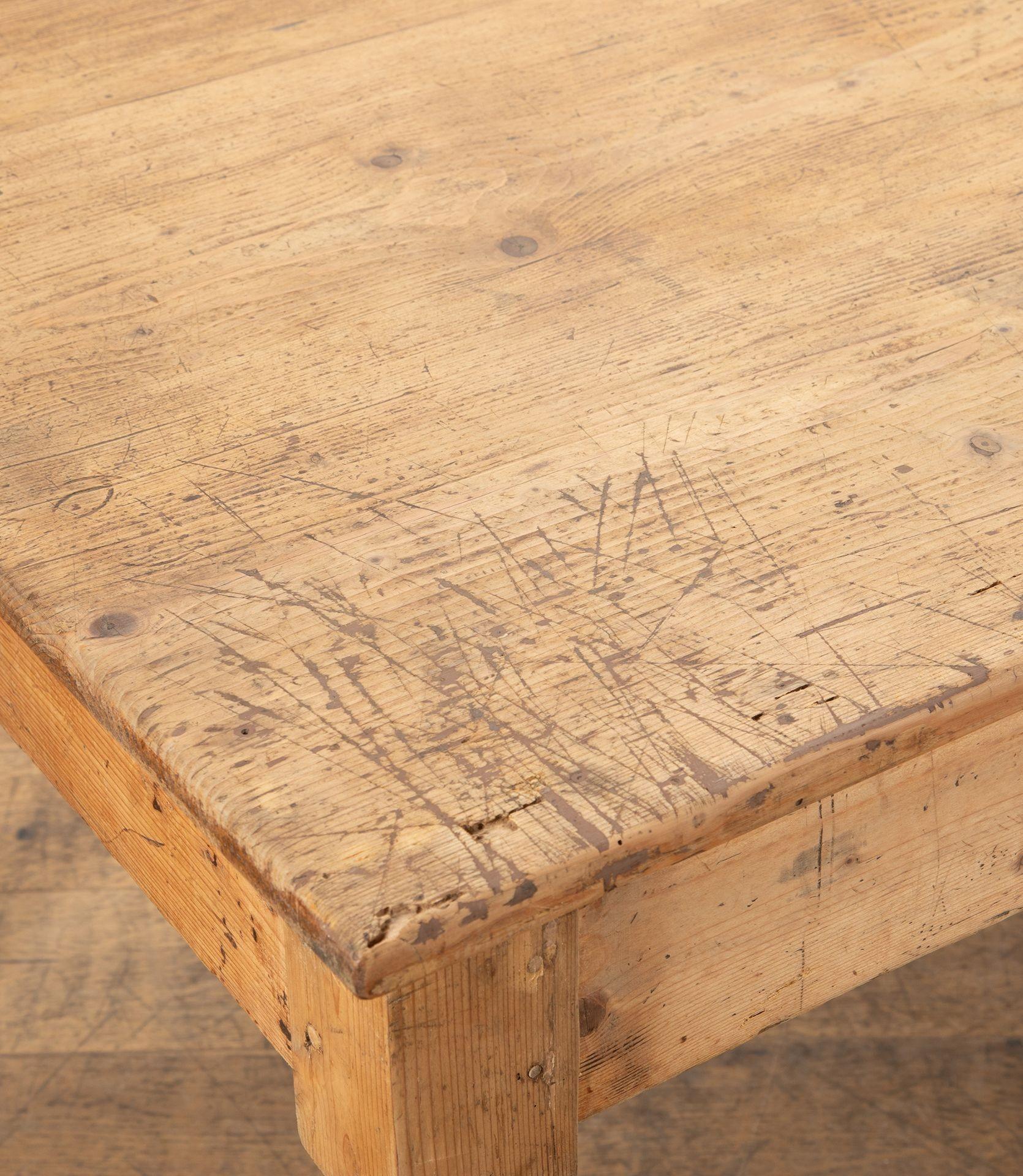 19th Century Italian Pine Farmhouse Table For Sale 5