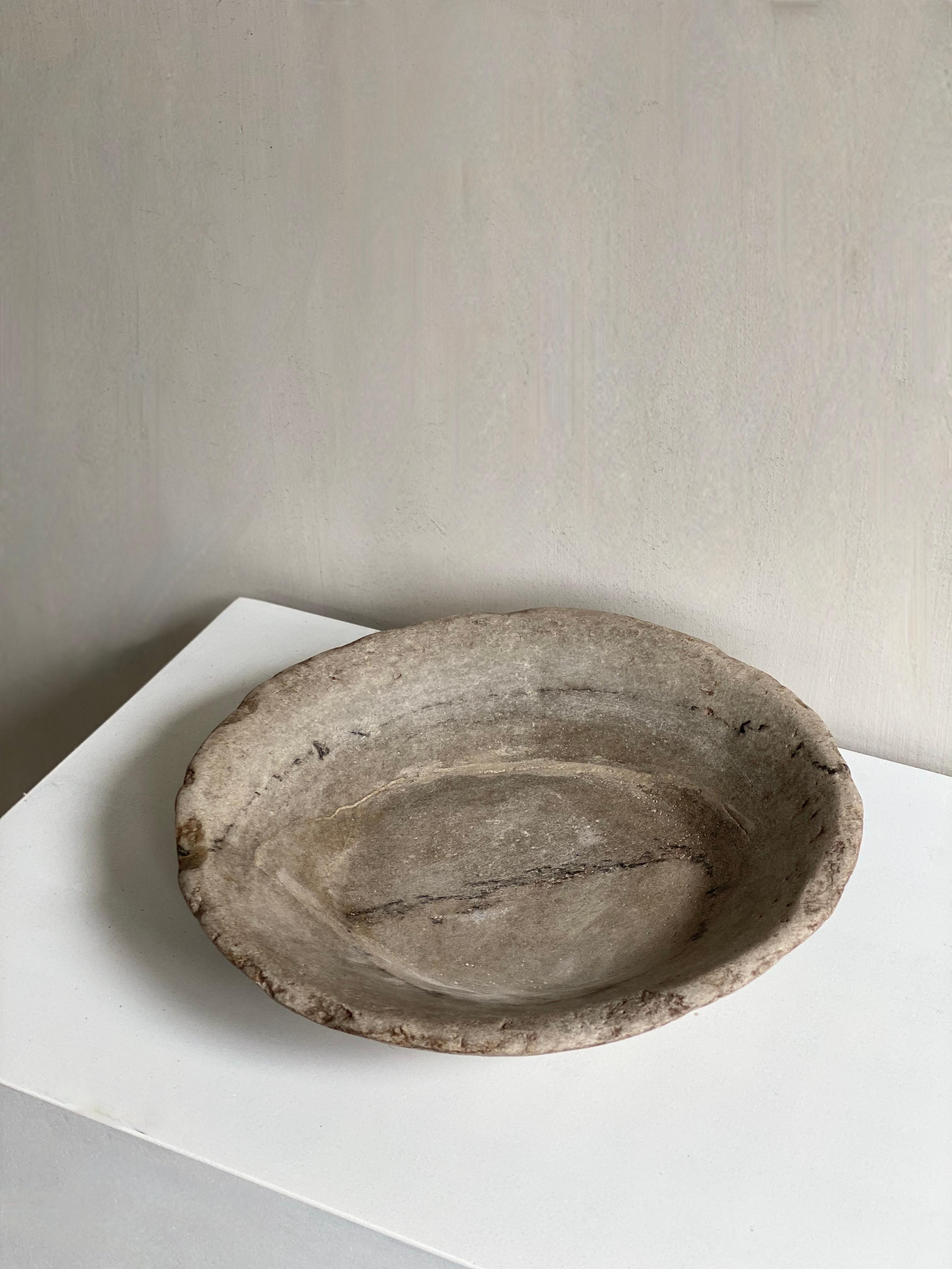 Minimalist and authentic Italian platter in marble.
Beautiful patina from years of use.
Soft earth and gray tones.


We ship securely packaged worldwide with insurance.
 