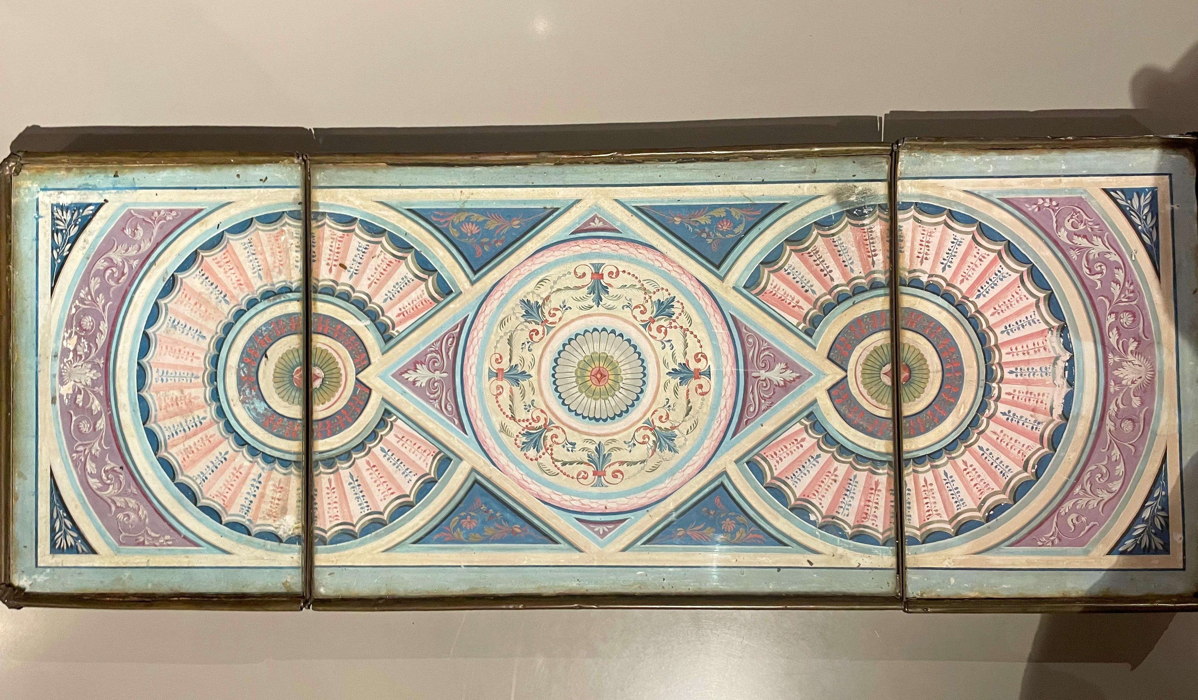 19th Century, Italian Polychrome Paper Painted Centerpiece For Sale 3