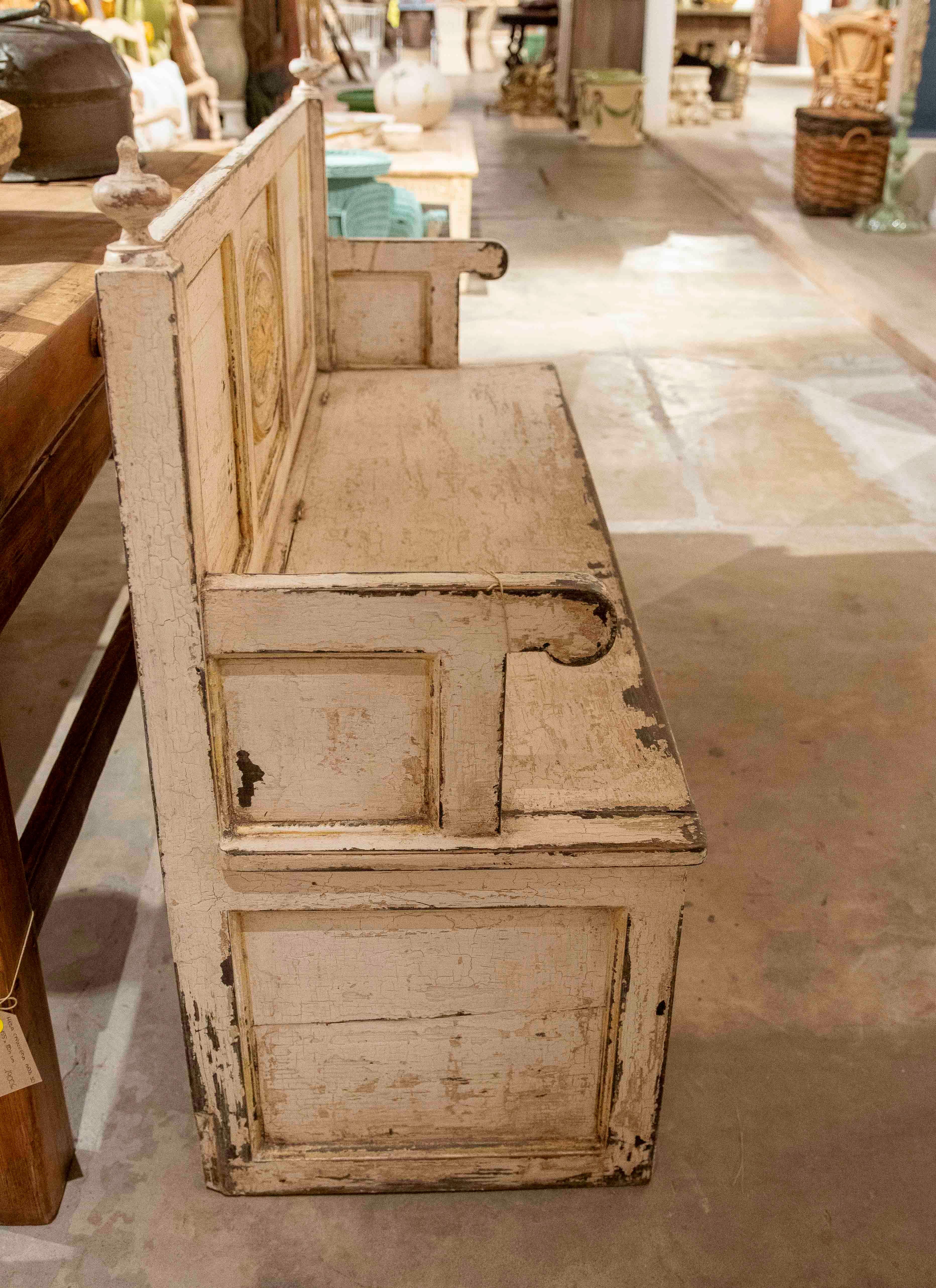 19th Century Italian Polychrome Storage Bench in Painted Wood For Sale 8