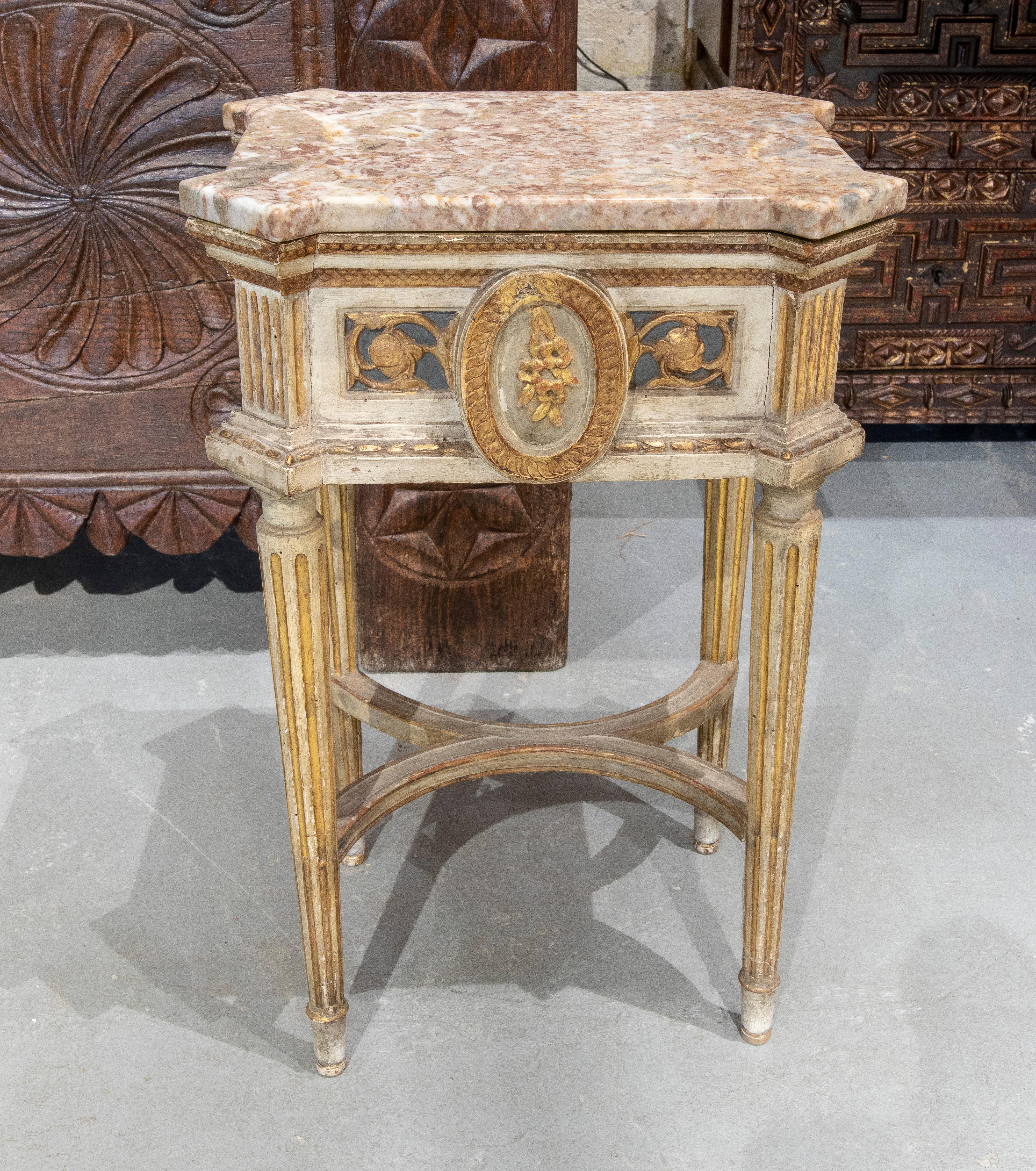 19th Century Italian Polychromed Side Table with Marble Top In Good Condition For Sale In Marbella, ES