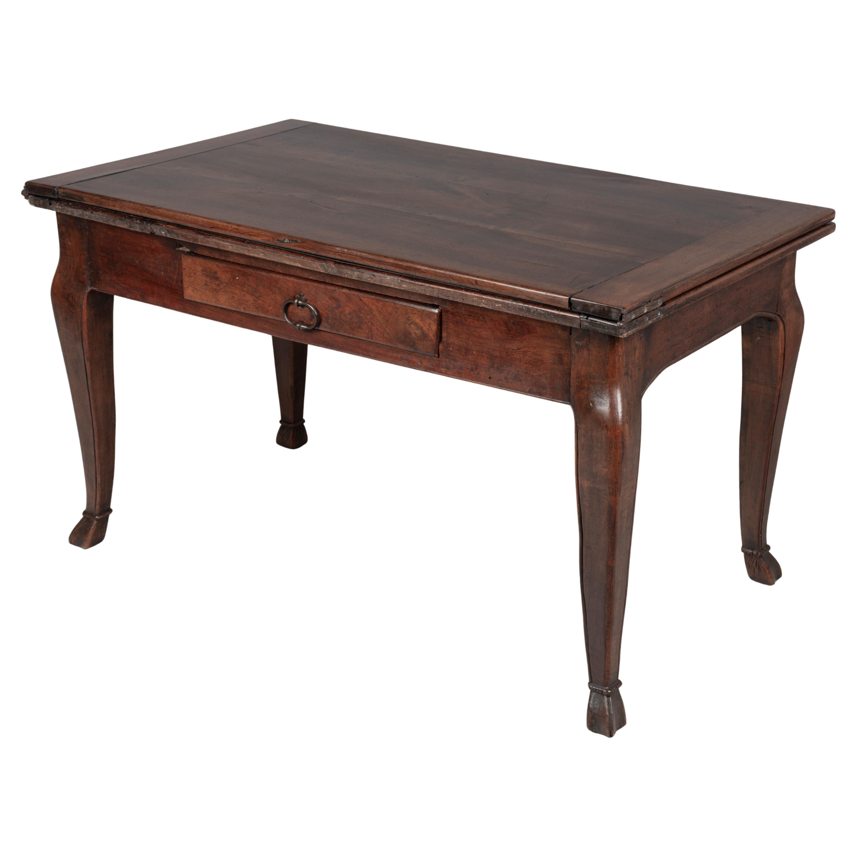 19th Century Italian Portefeuille or folding Walnut Dining Table For Sale