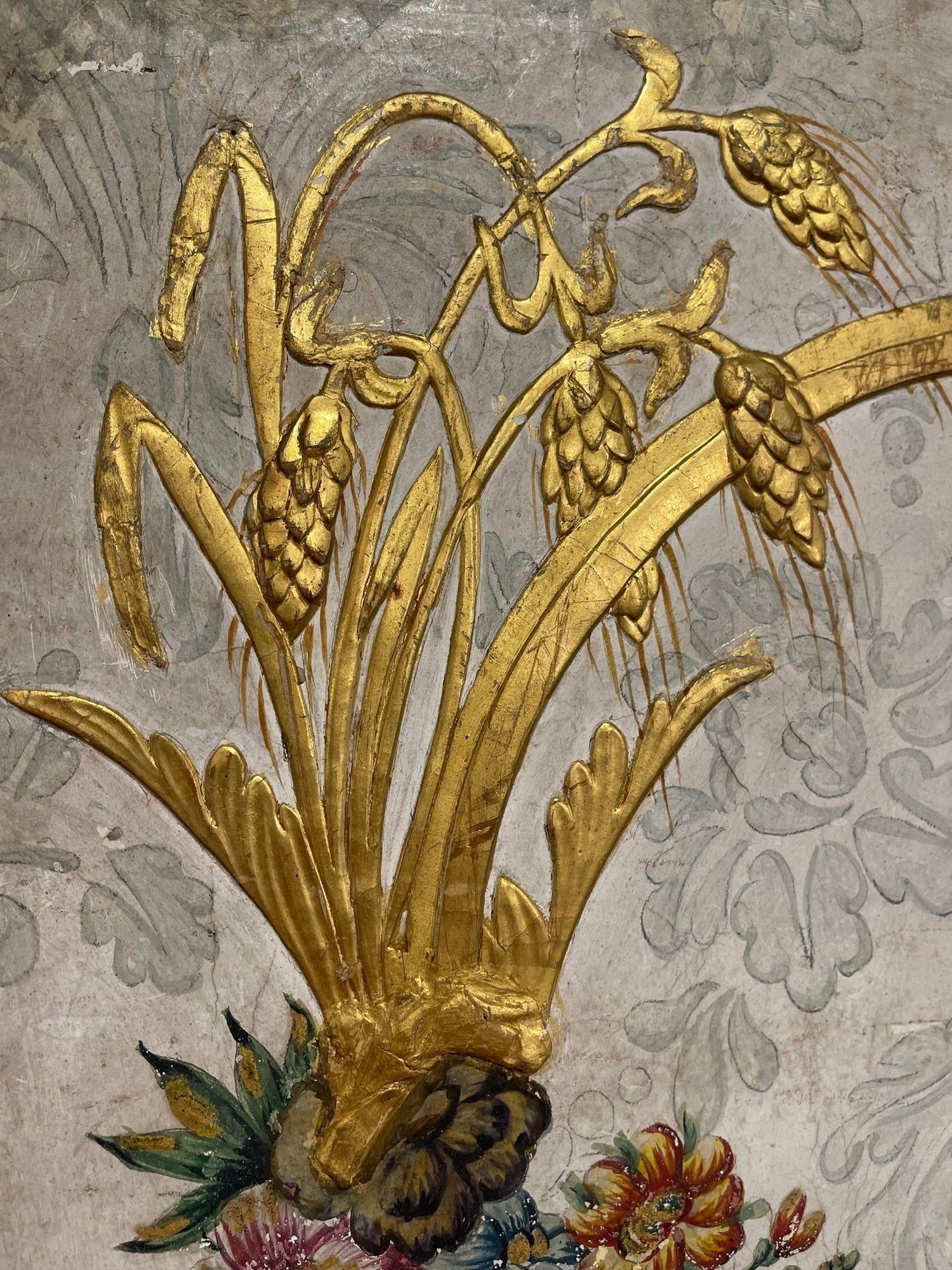 Italienisches, hochgezogenes, vergoldetes Gesso und Ölgemälde, 19. Jahrhundert (Gips) im Angebot