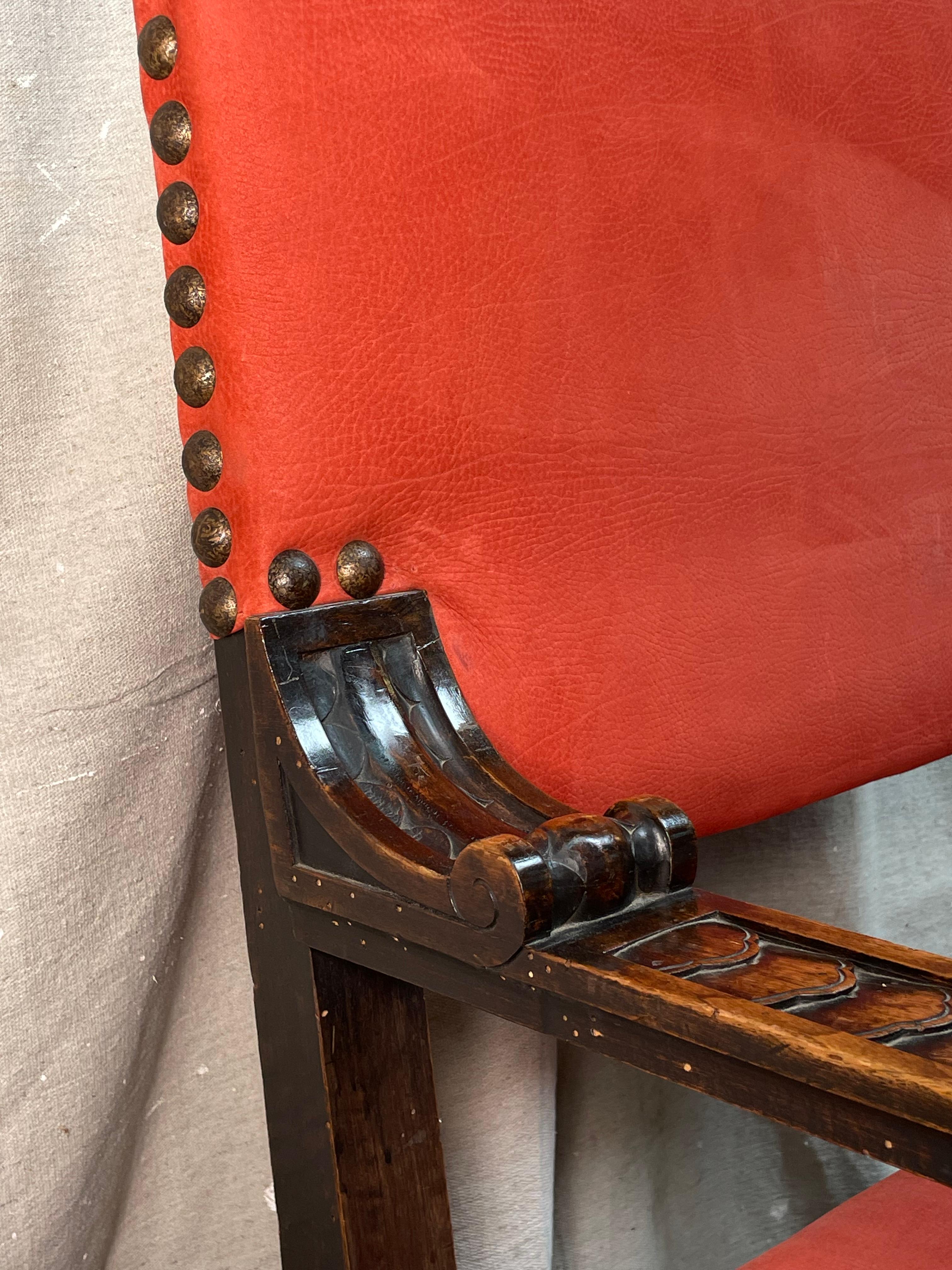 Italienischer roter Lederstuhl aus dem 19. Jahrhundert im Angebot 1