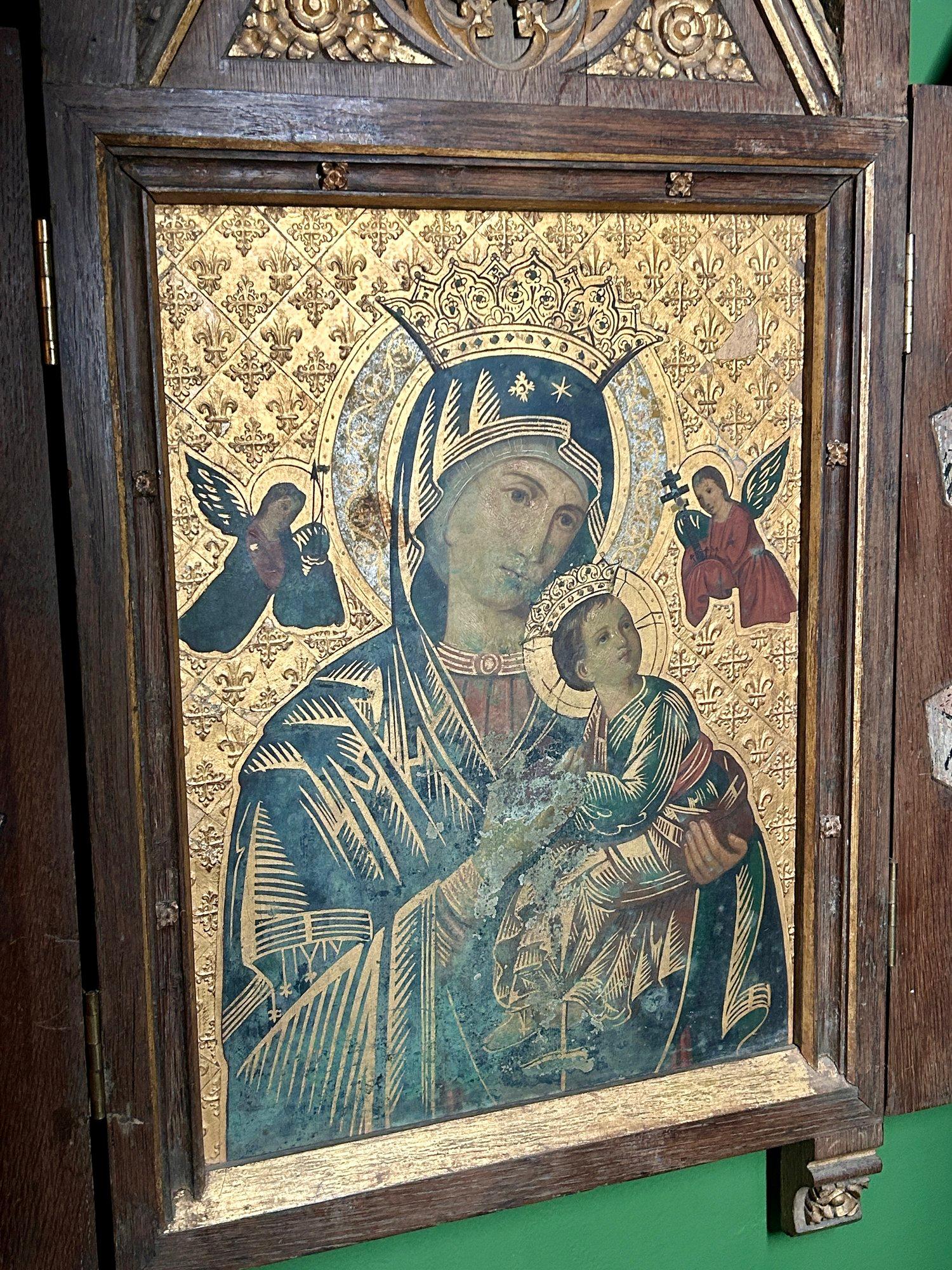 Peinture à l'huile iconique religieuse italienne du 19ème siècle dans un cadre d'armoire de style néo-gothique en vente 2