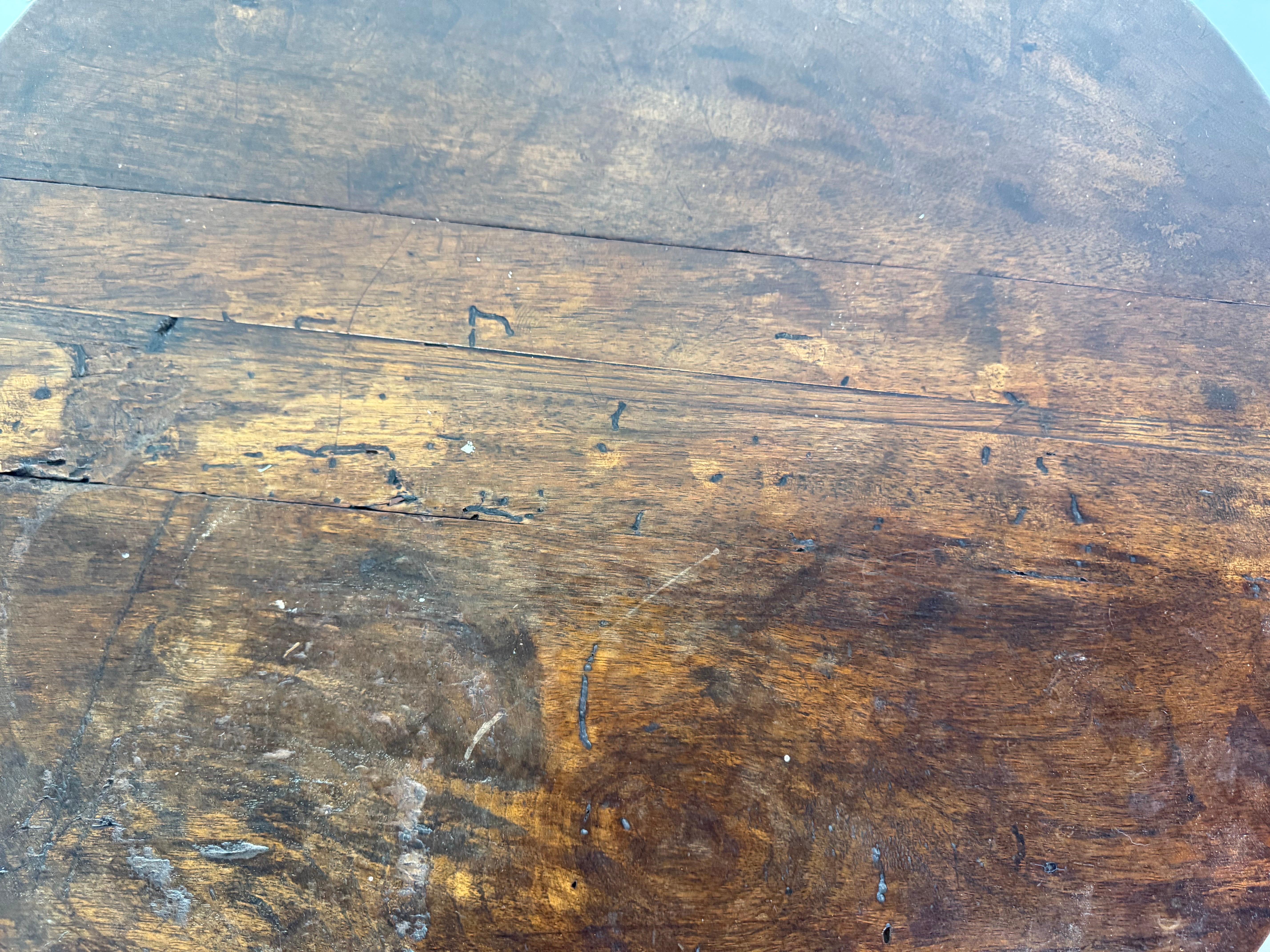 19th Century Italian Renaissance Revival Carved Walnut Table For Sale 6