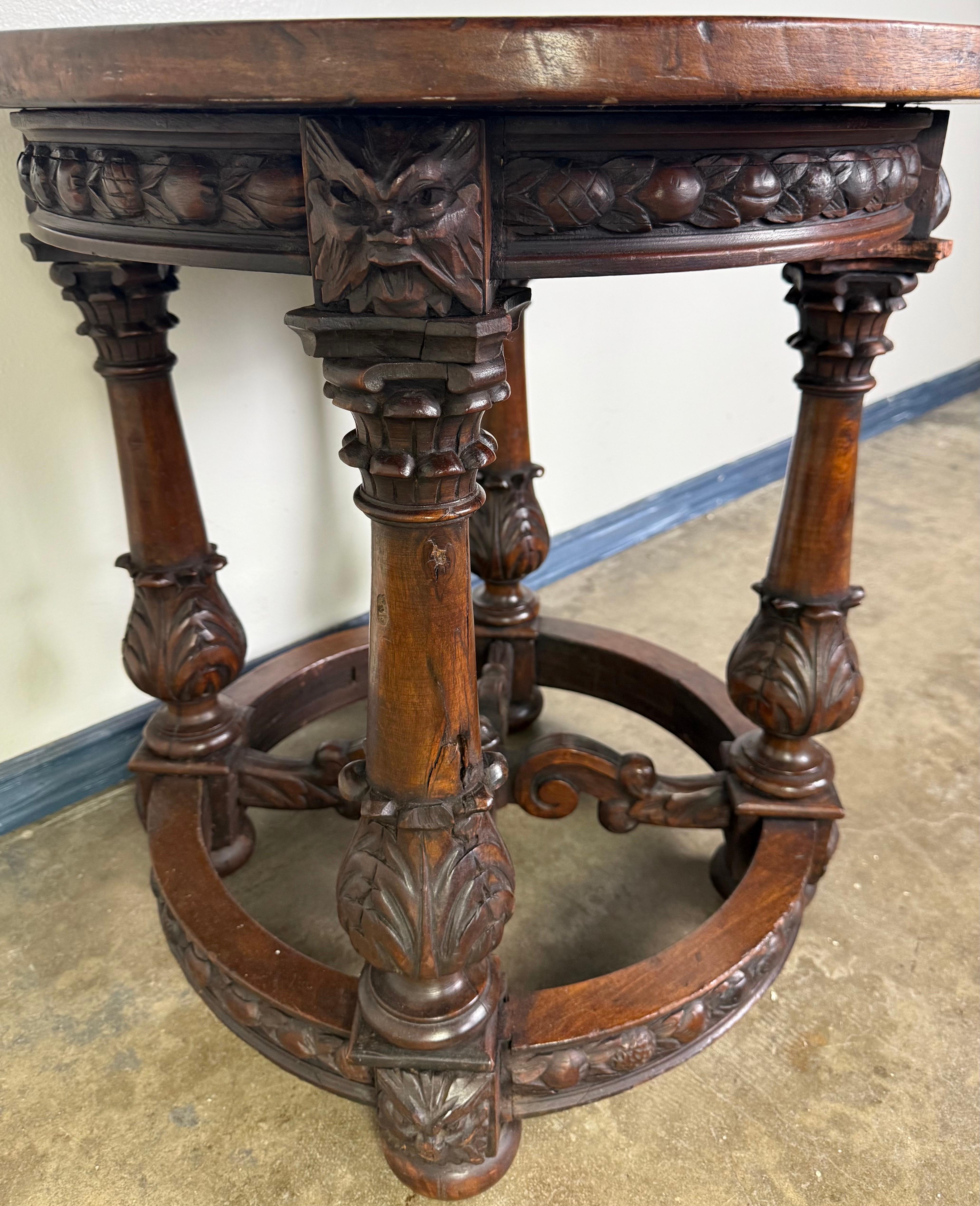 19th Century Italian Renaissance Revival Carved Walnut Table For Sale 1