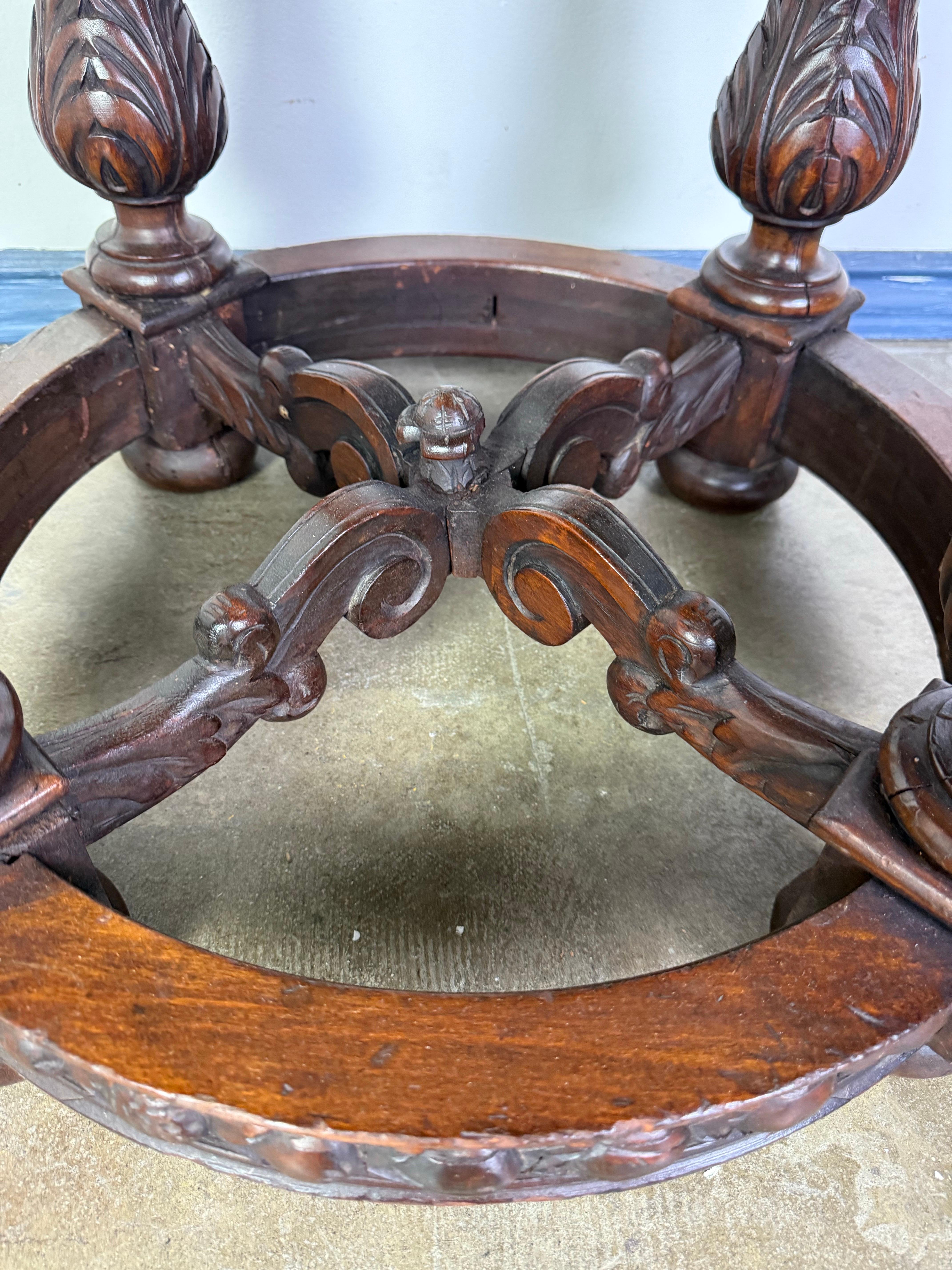 19th Century Italian Renaissance Revival Carved Walnut Table For Sale 2