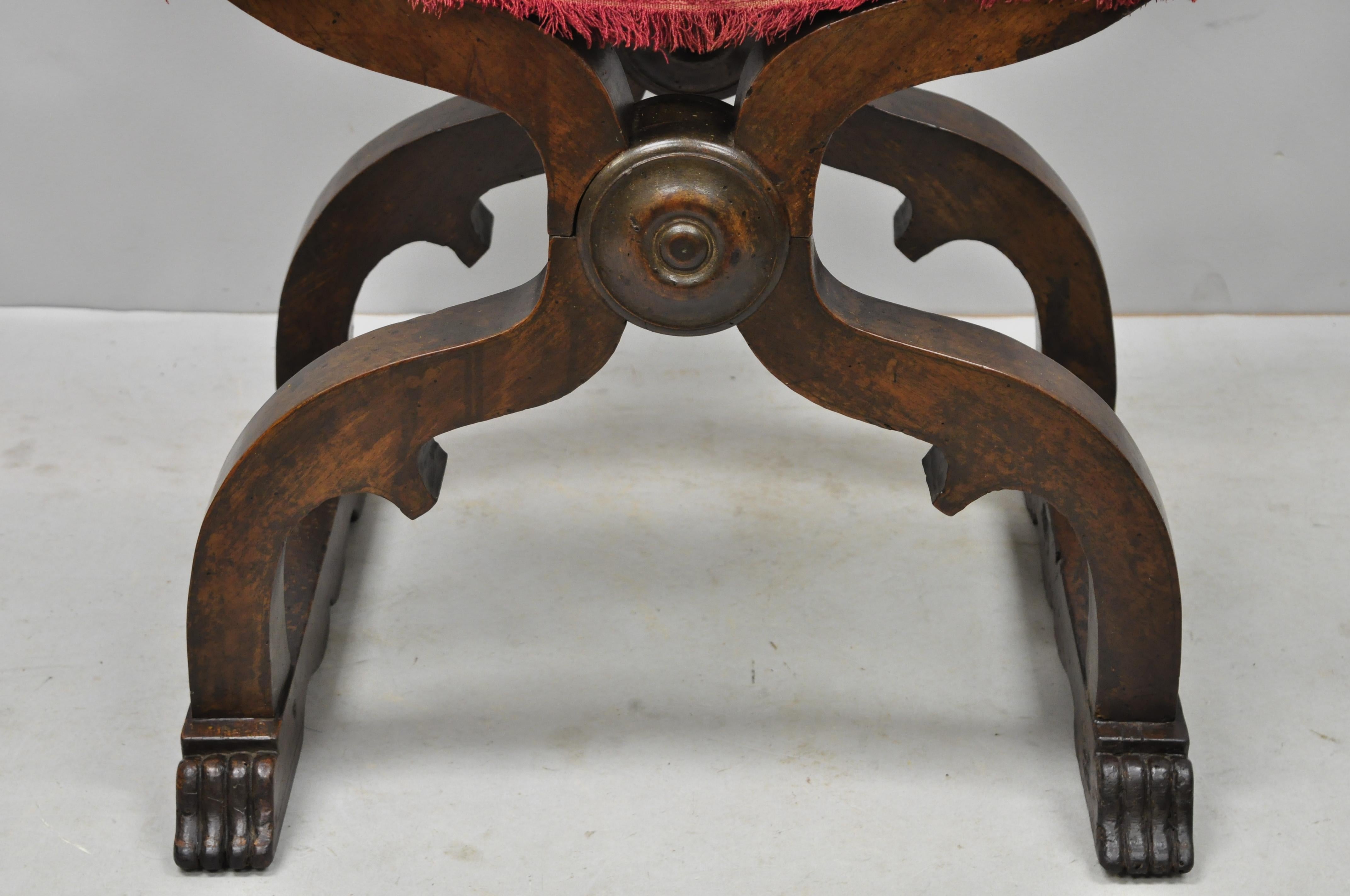 italienischer Renaissance-Savonarola-Sessel aus Nussbaum und Leder aus dem 19 im Zustand „Gut“ in Philadelphia, PA