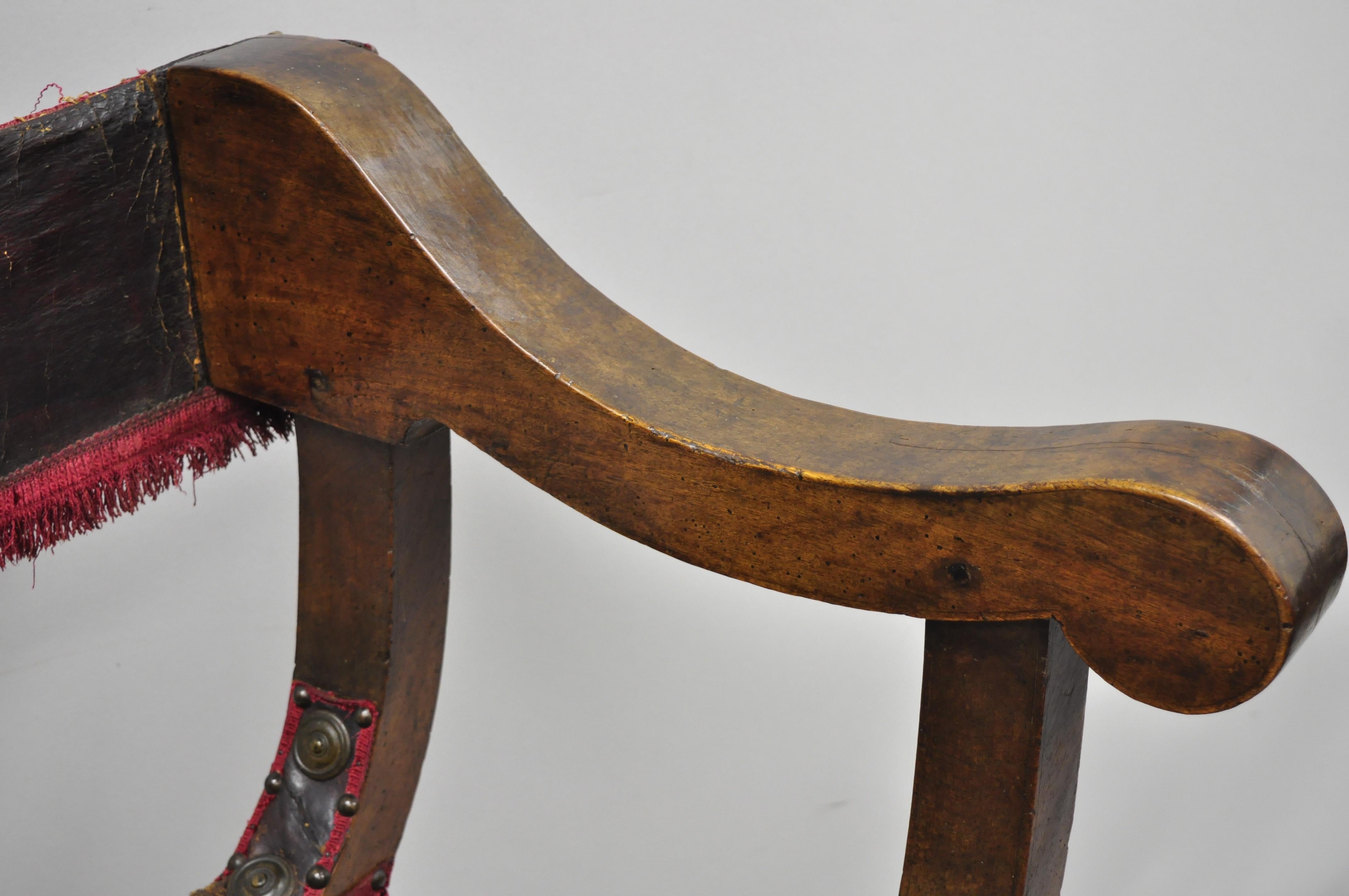 19th Century Italian Renaissance Savonarola Walnut and Leather Armchair In Good Condition In Philadelphia, PA