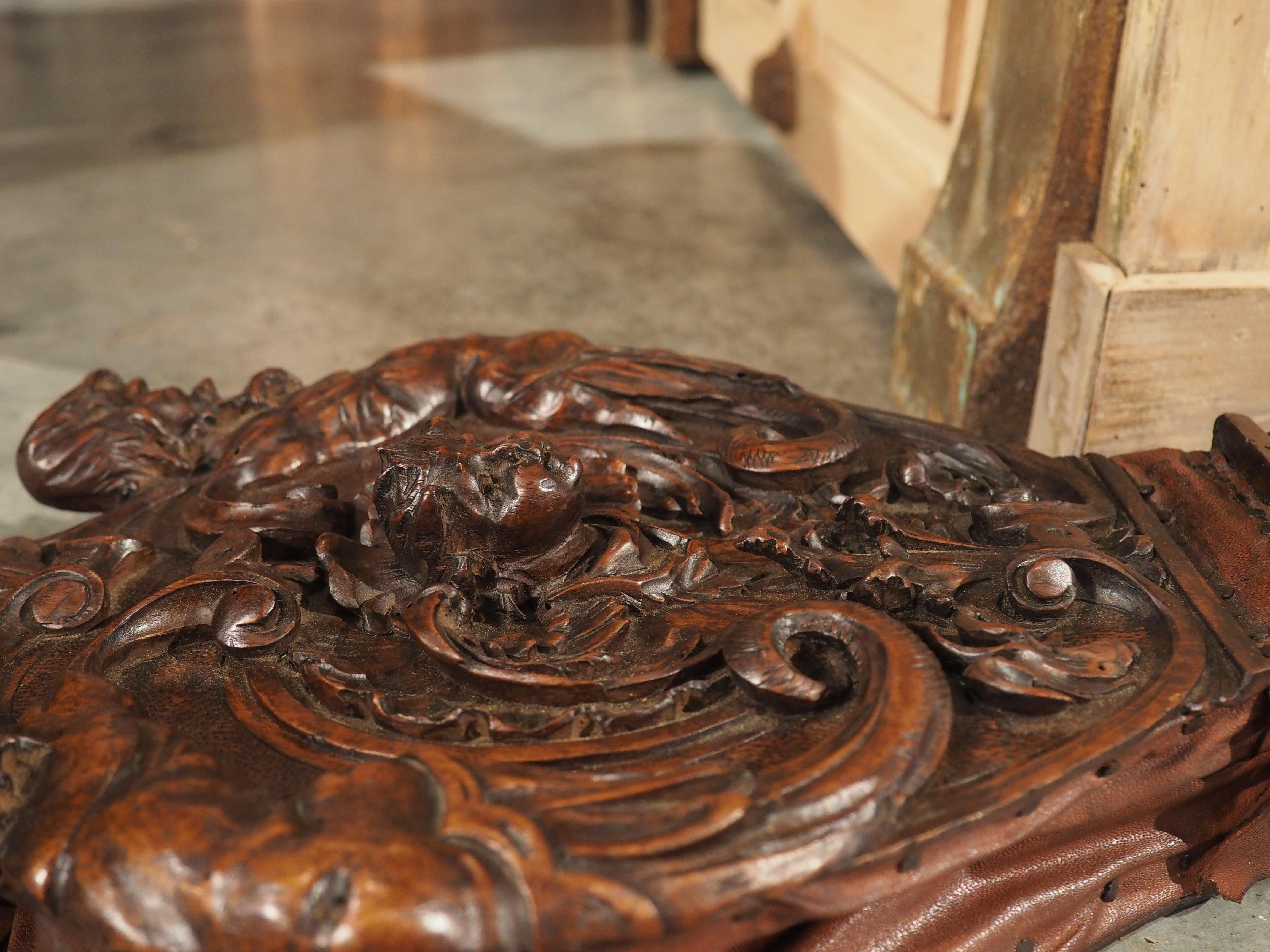 19th Century Italian Renaissance Style Bellows “Soffietto” in Carved Walnut 11