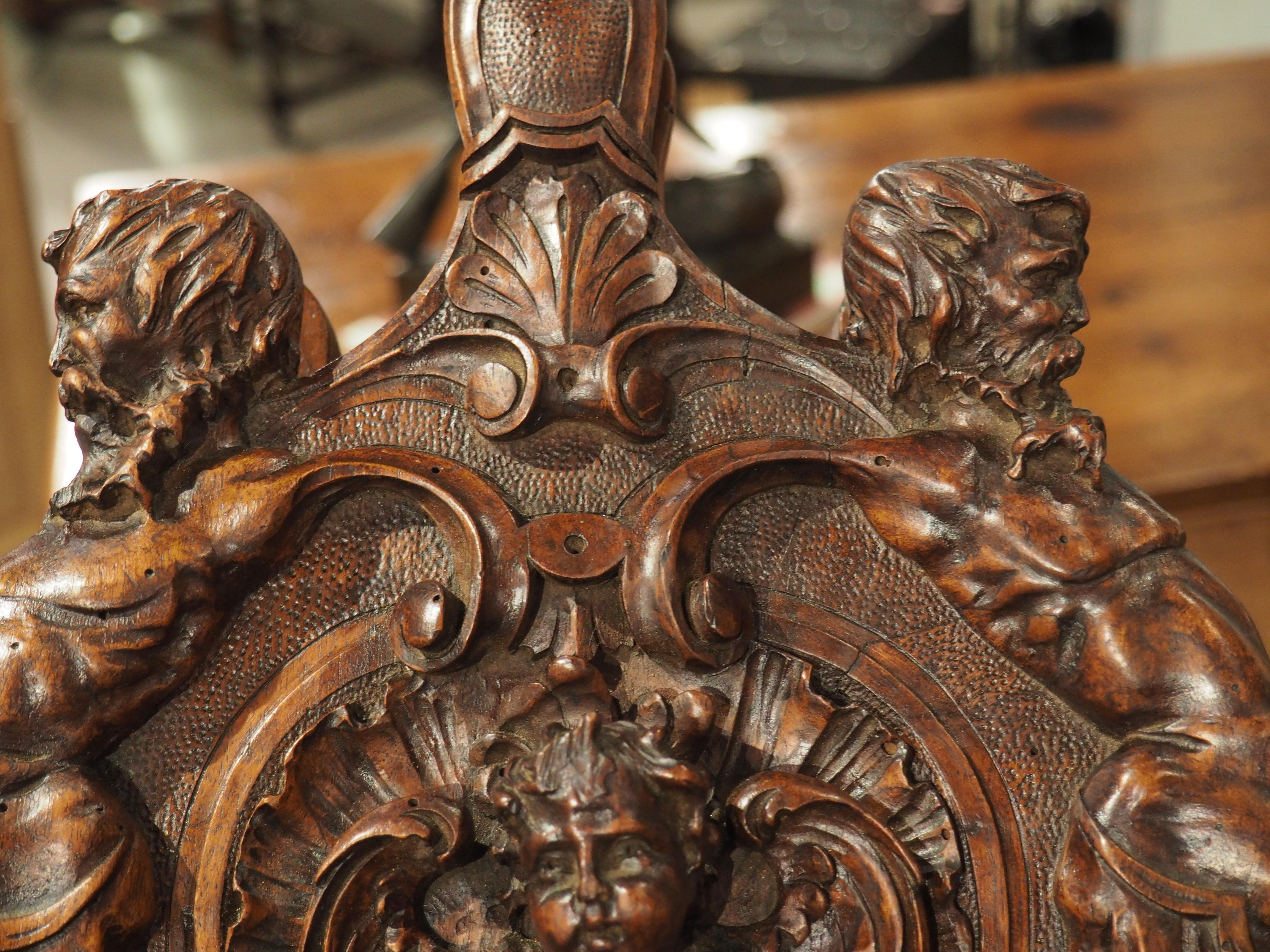 19th Century Italian Renaissance Style Bellows “Soffietto” in Carved Walnut In Good Condition In Dallas, TX