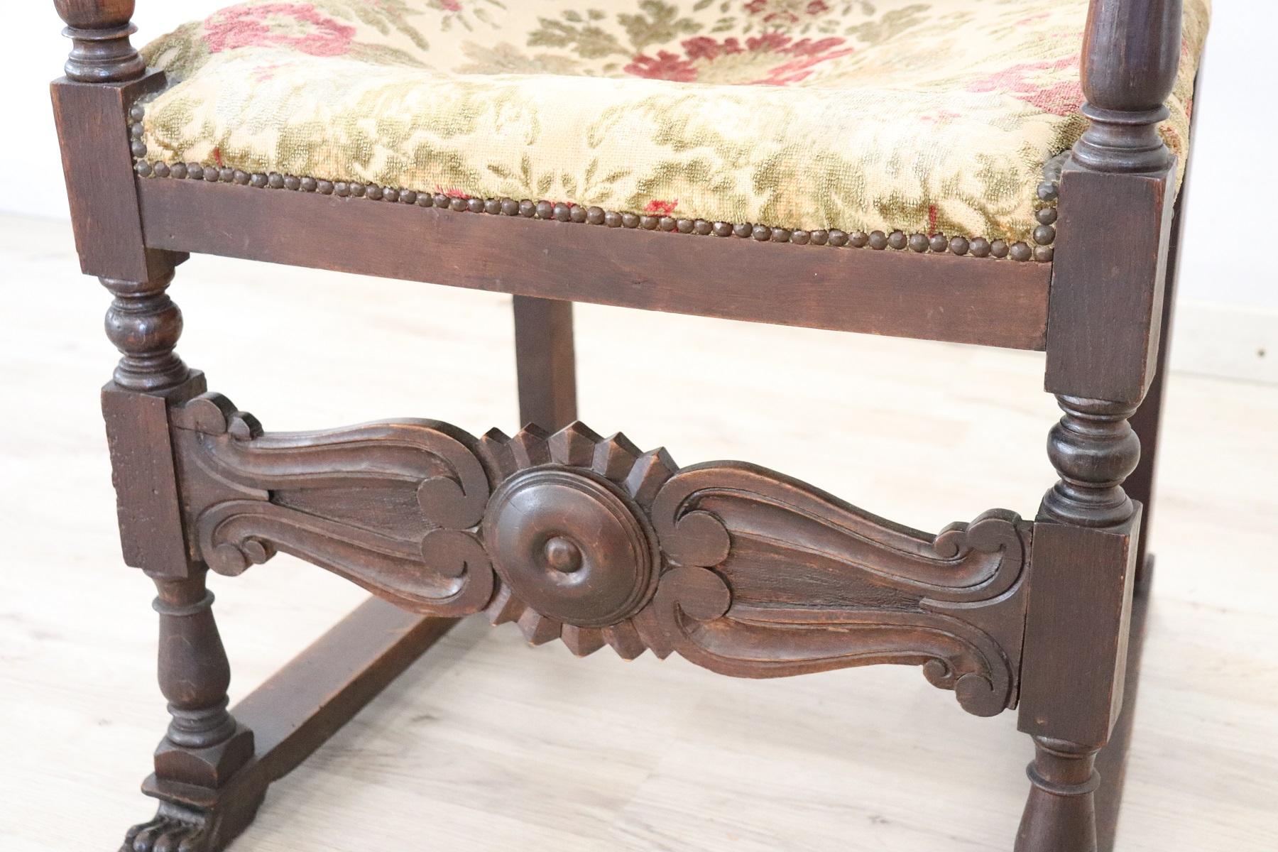 19th Century Italian Renaissance Style Carved Oak Armchair In Good Condition In Casale Monferrato, IT