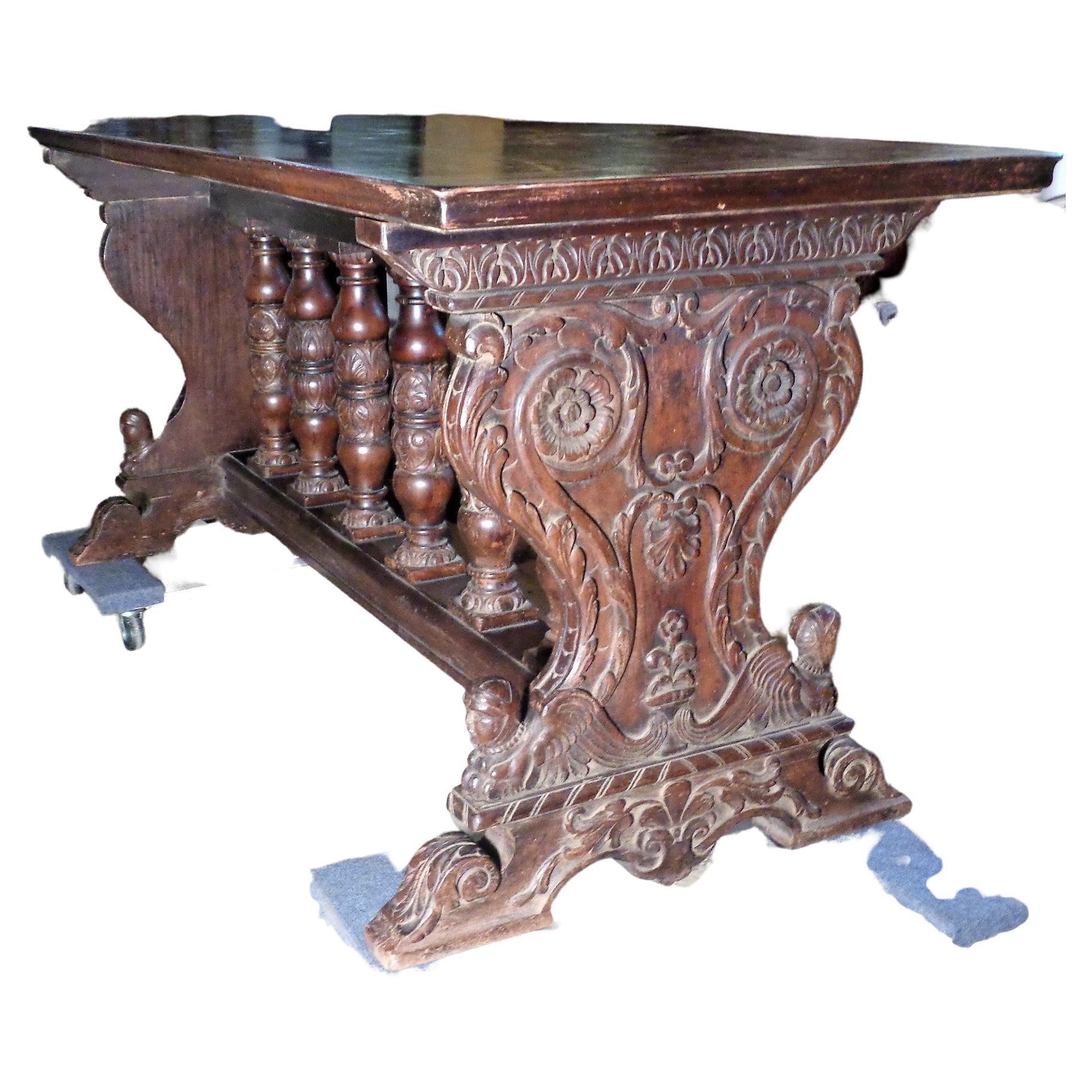 19th Century Italian Renaissance Style Carved Walnut Library Table In Good Condition For Sale In Rochester, NY