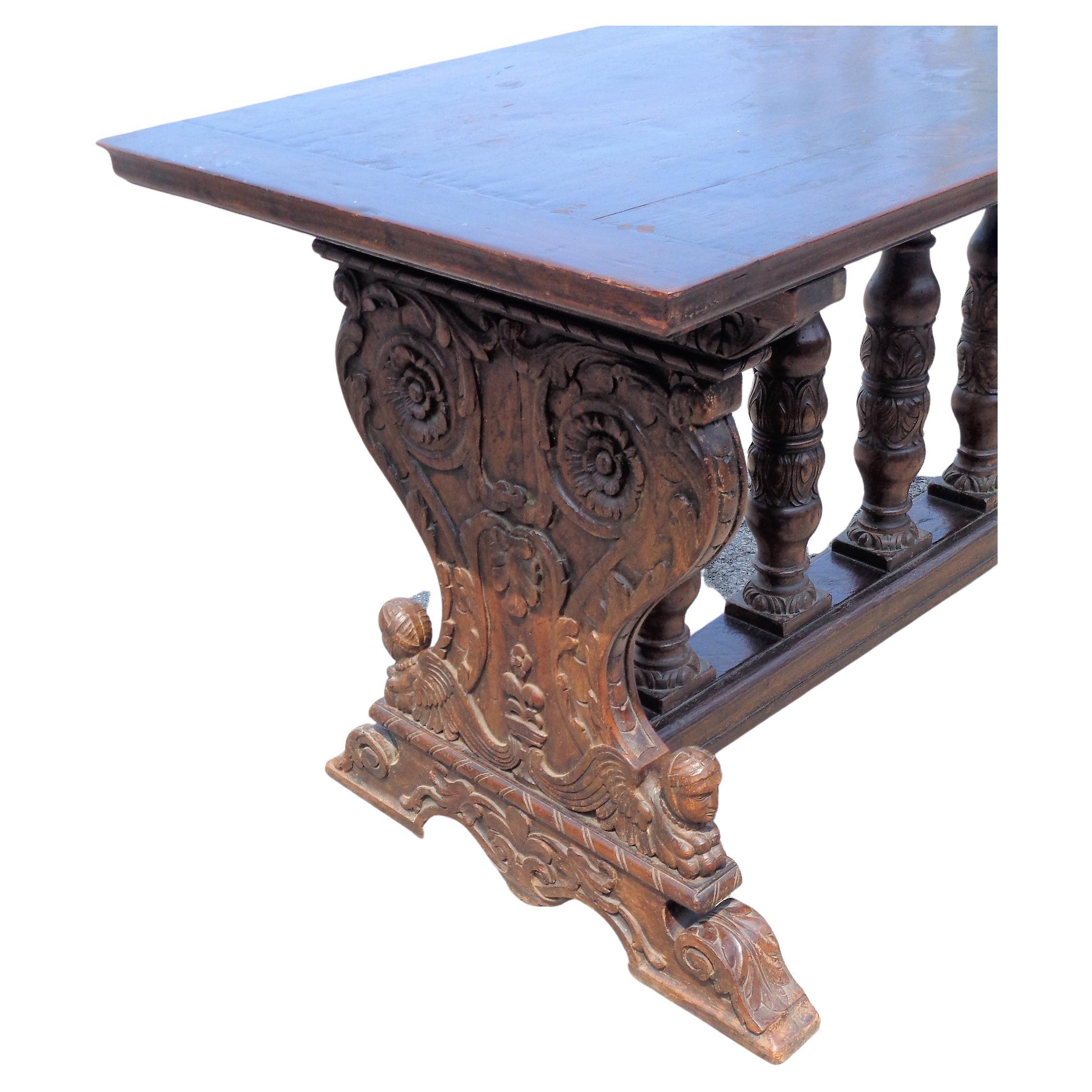 19th Century Italian Renaissance Style Carved Walnut Library Table For Sale 1