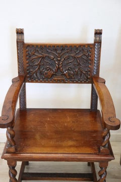 19th Century Italian Renaissance Style Carved Walnut Pair of Throne Chairs