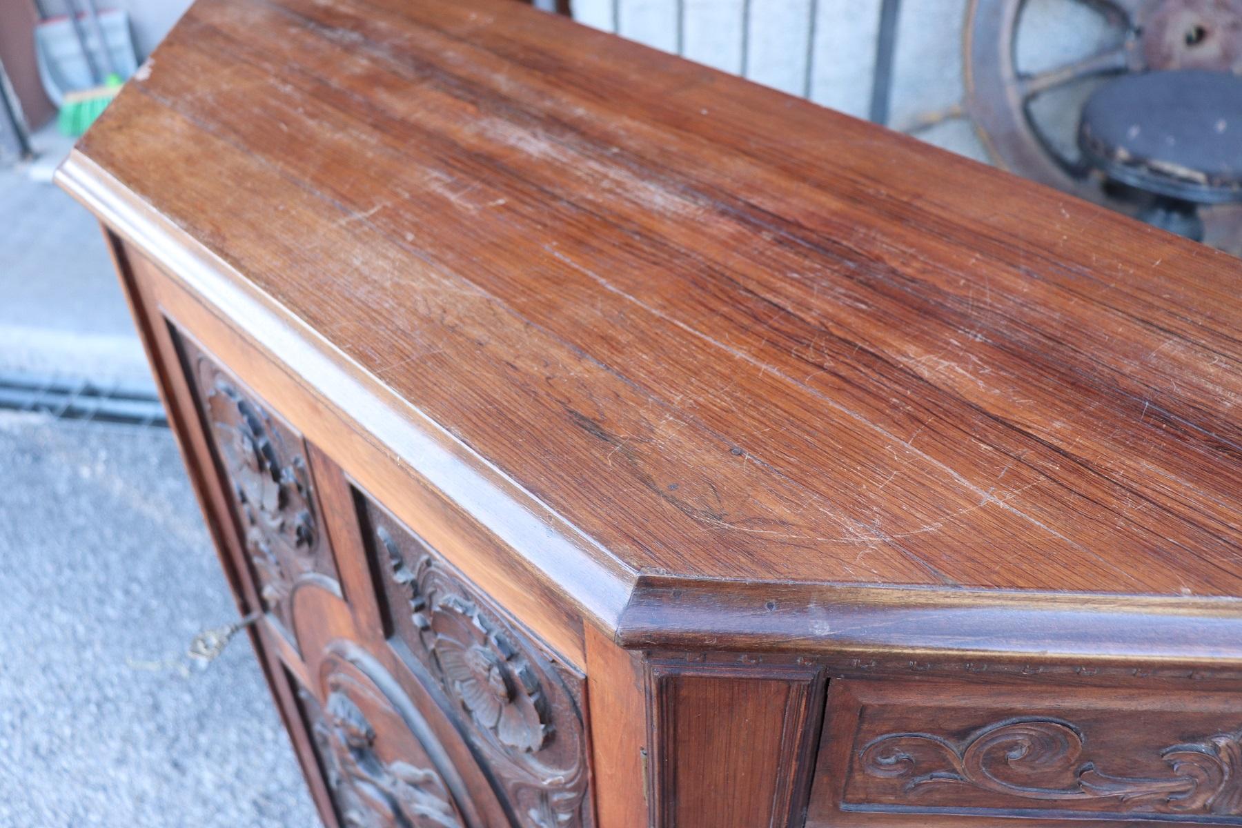 19th Century Italian Renaissance Style Carved Walnut Sideboard Buffet Credenza 9