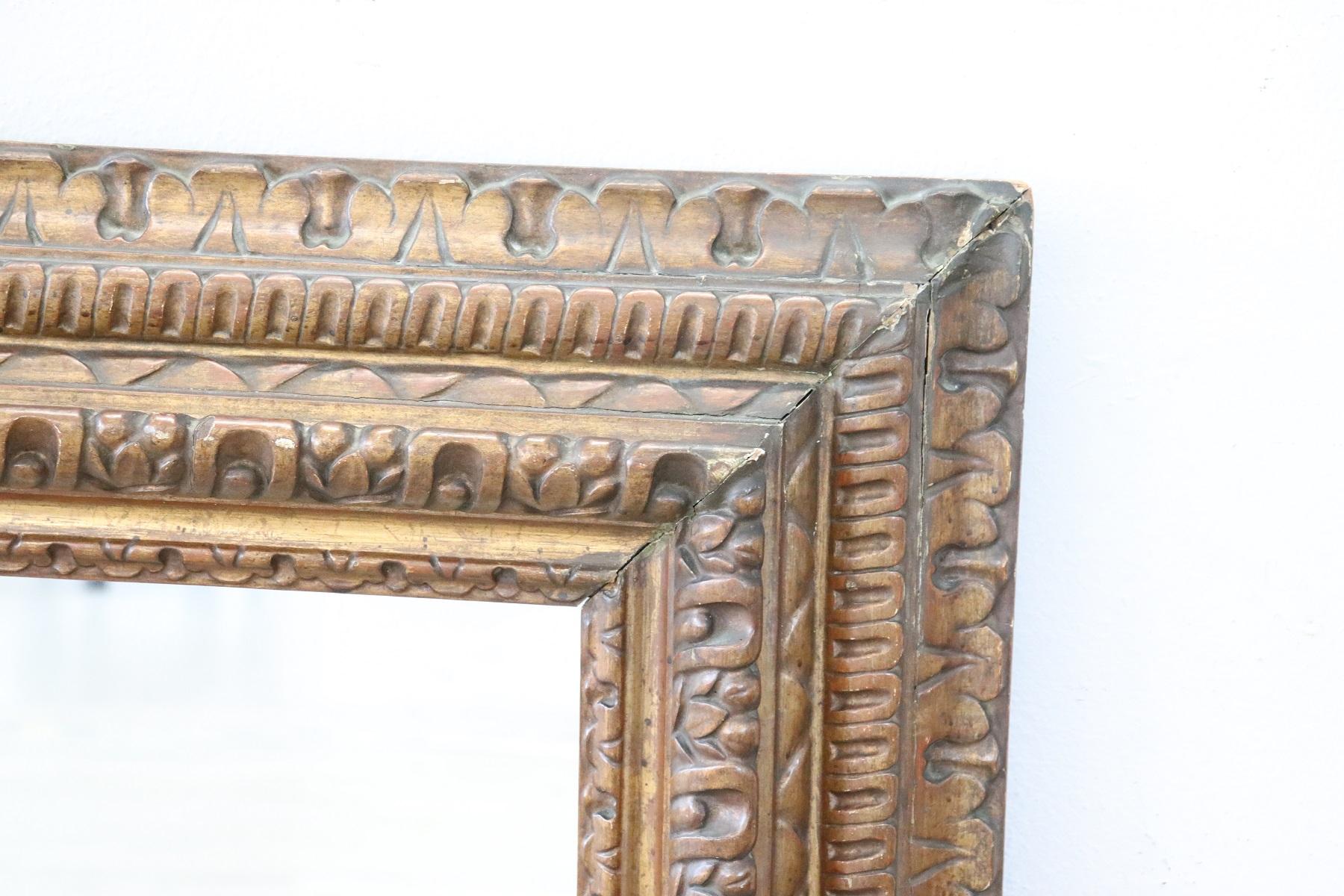 19th Century Italian Renaissance Style Carved Wood Wall Mirror In Good Condition In Casale Monferrato, IT