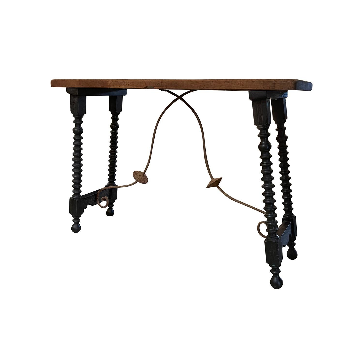 Hand-Crafted 19th Century Italian Renaissance Style Walnut Console Table, Antique End Table For Sale