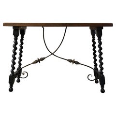 Table console en noyer de style Renaissance italienne du 19ème siècle, table d'appoint toscanne