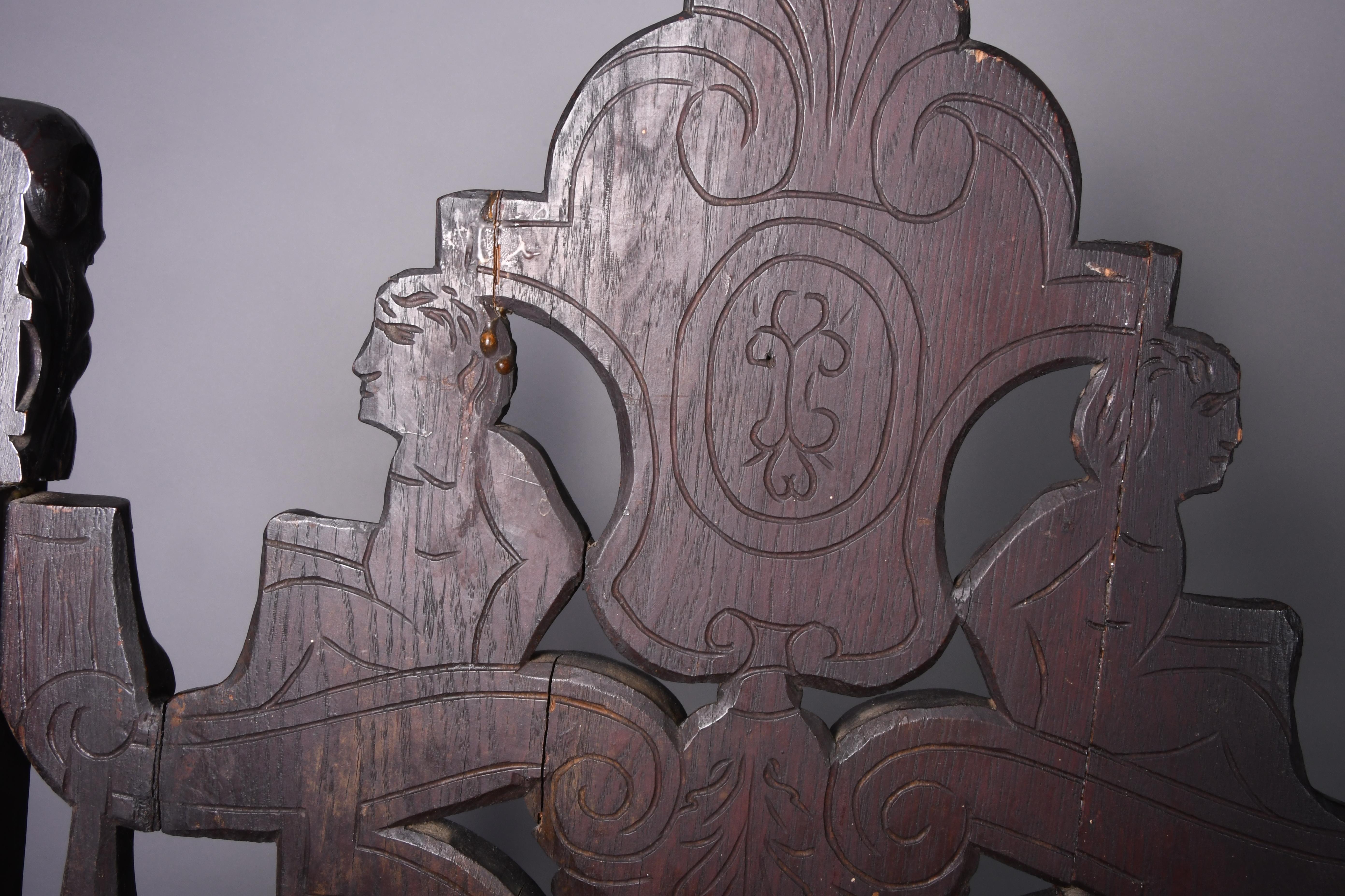 Italienischer Thronsessel aus Holz im Renaissance-Stil des 19. Jahrhunderts im Angebot 3
