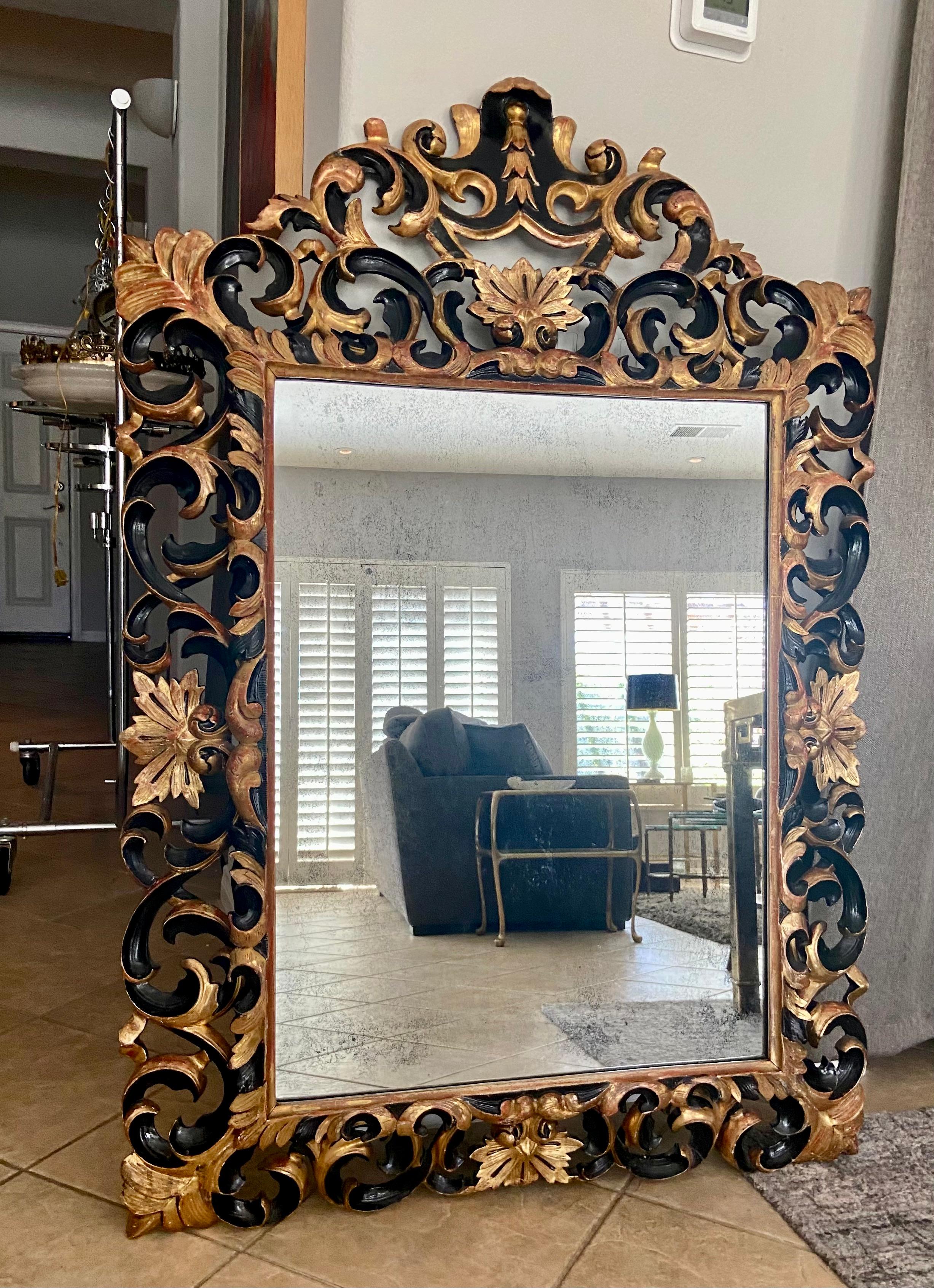 19th Century Italian Rococo Gilt Wood Wall Mirror For Sale 16
