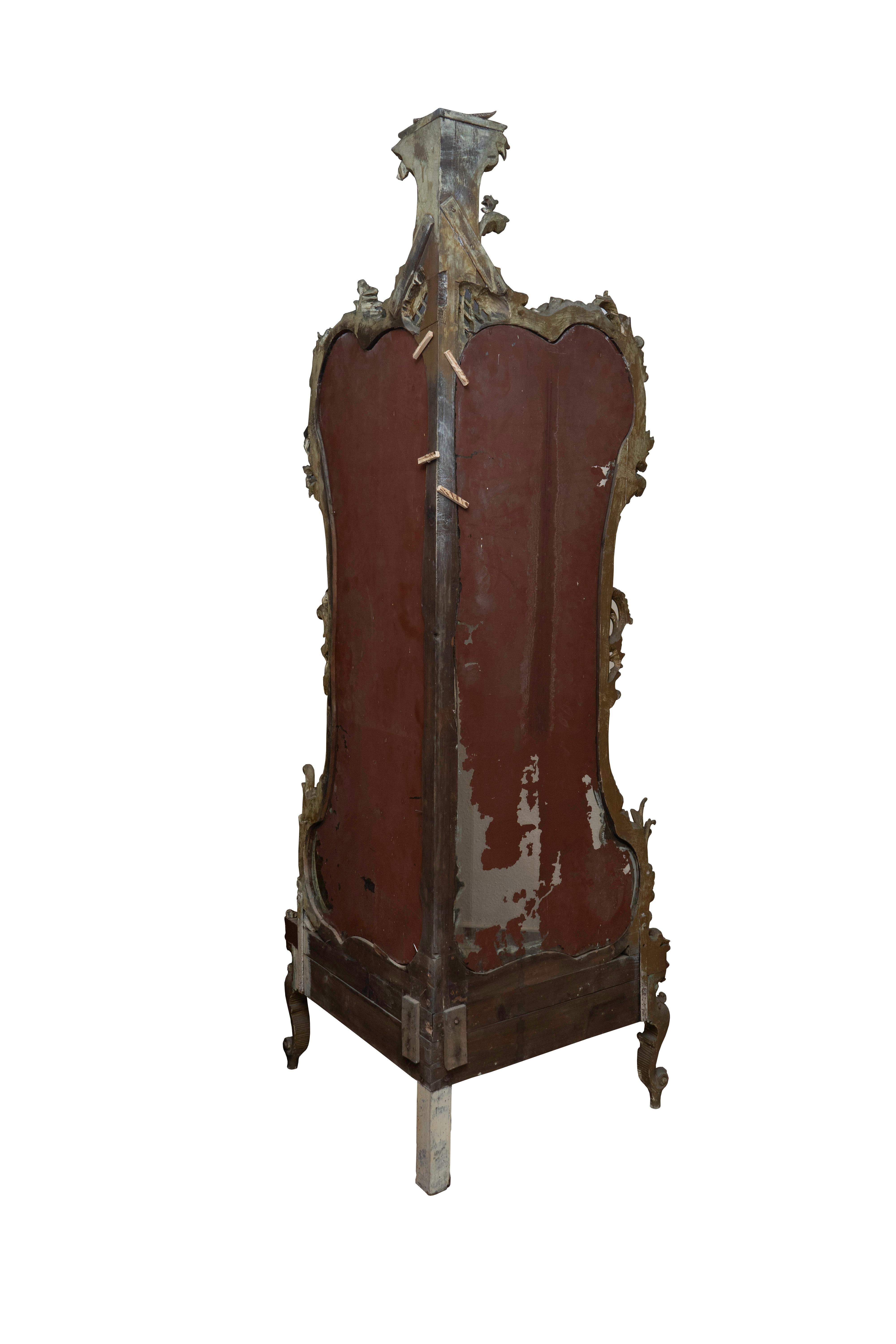 Miroir d'angle en bois doré rococo italien du 19e siècle avec verre d'origine en vente 9