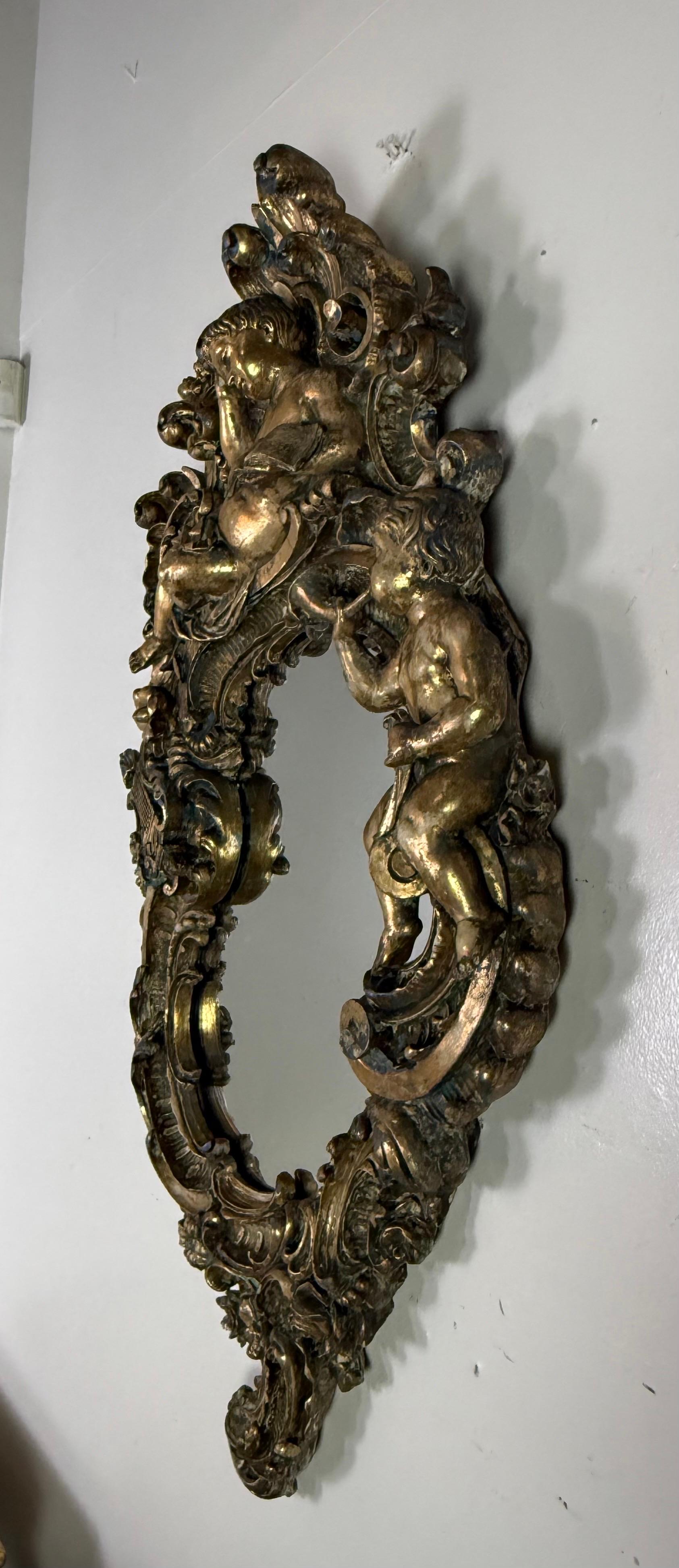 Specchio figurativo in legno dorato rococò italiano del XIX secolo in vendita 1