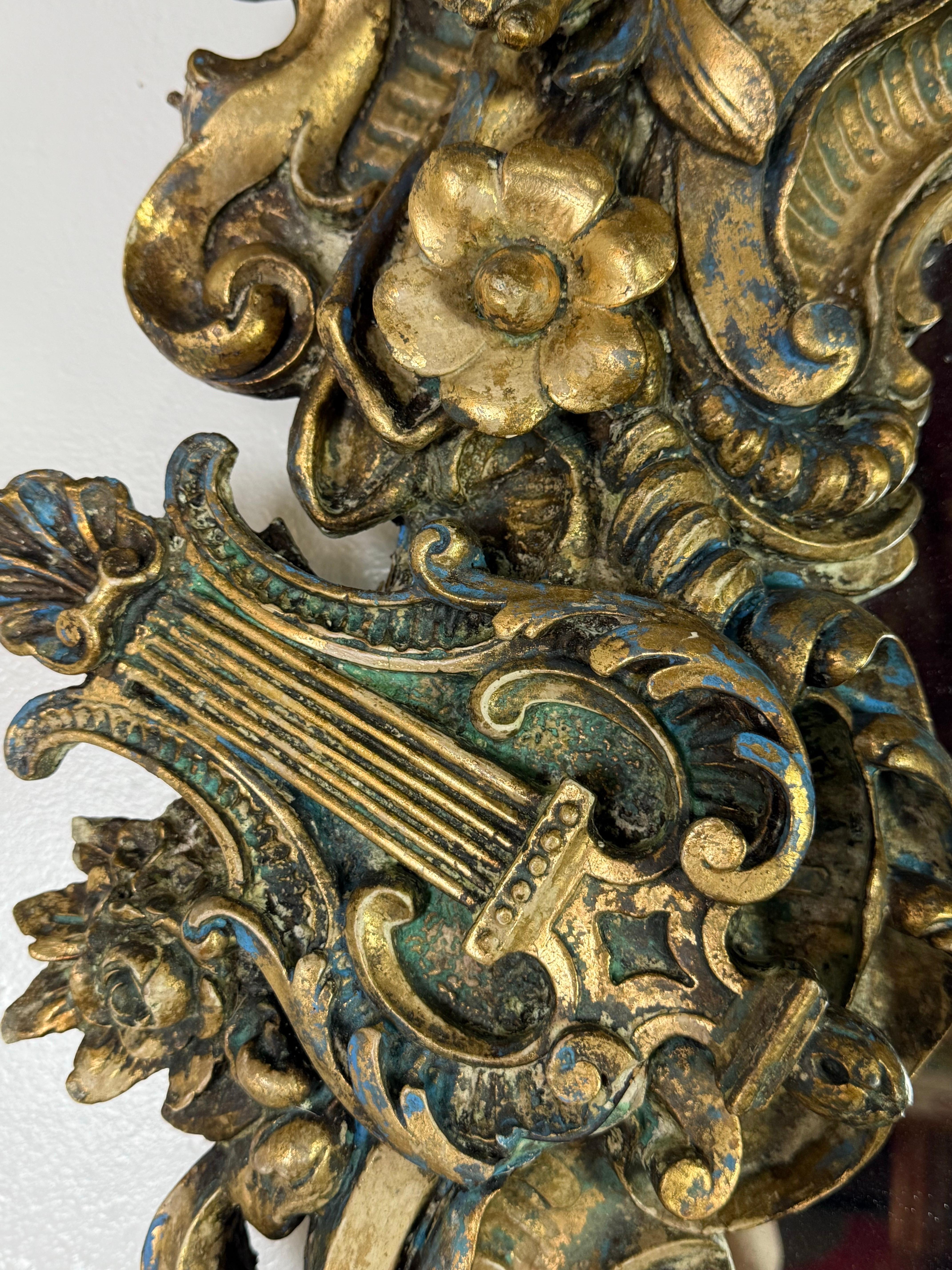Specchio figurativo in legno dorato rococò italiano del XIX secolo in vendita 2