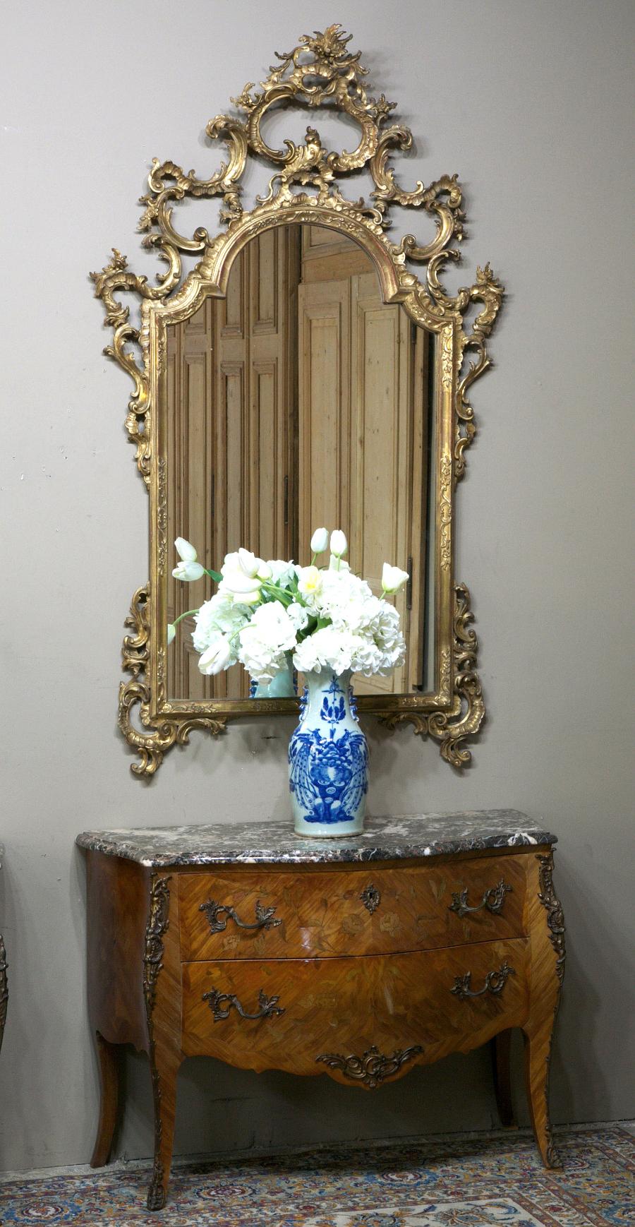 19th Century Italian Rococo Hand Carved Giltwood Mirror 3