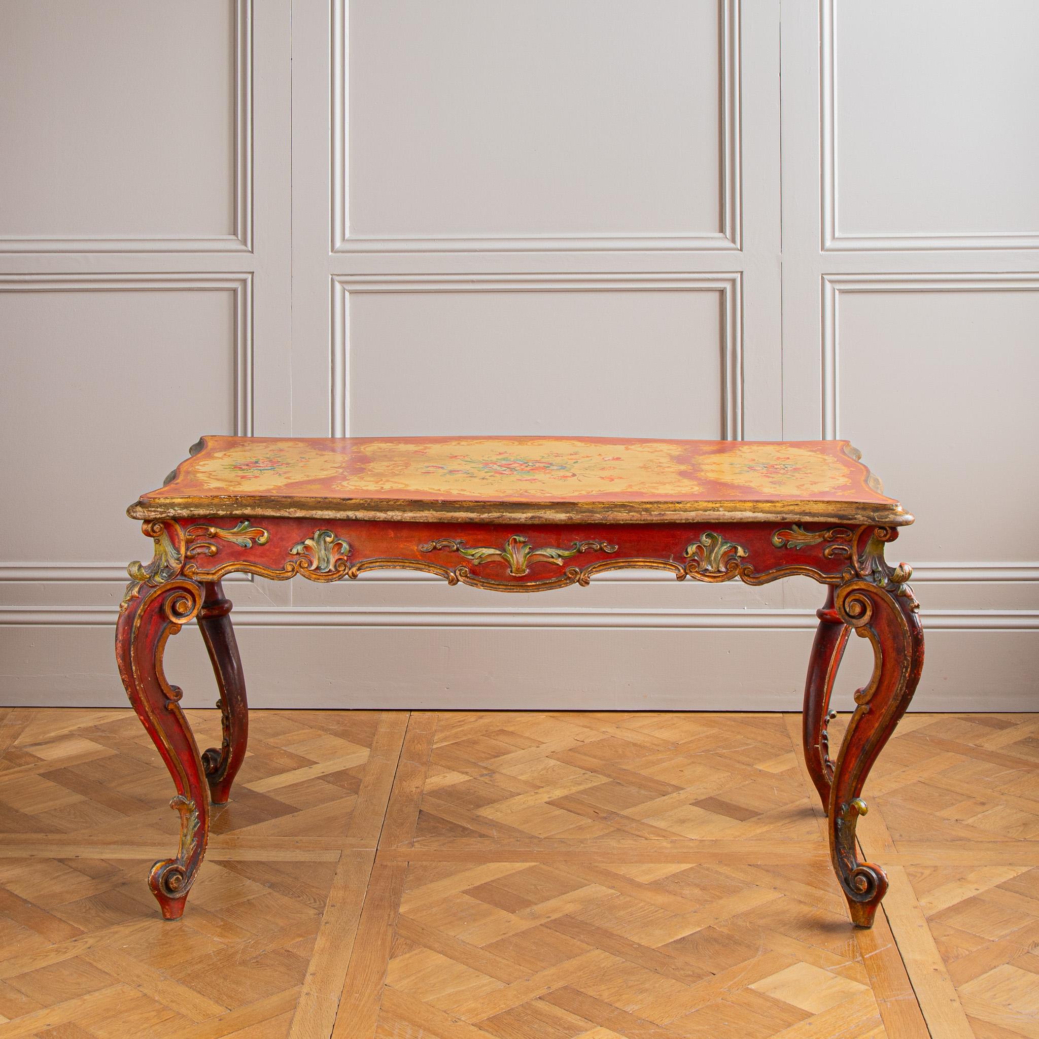 Rococo  Table rococo italienne du 19ème siècle peinte dans le style vénitien en vente