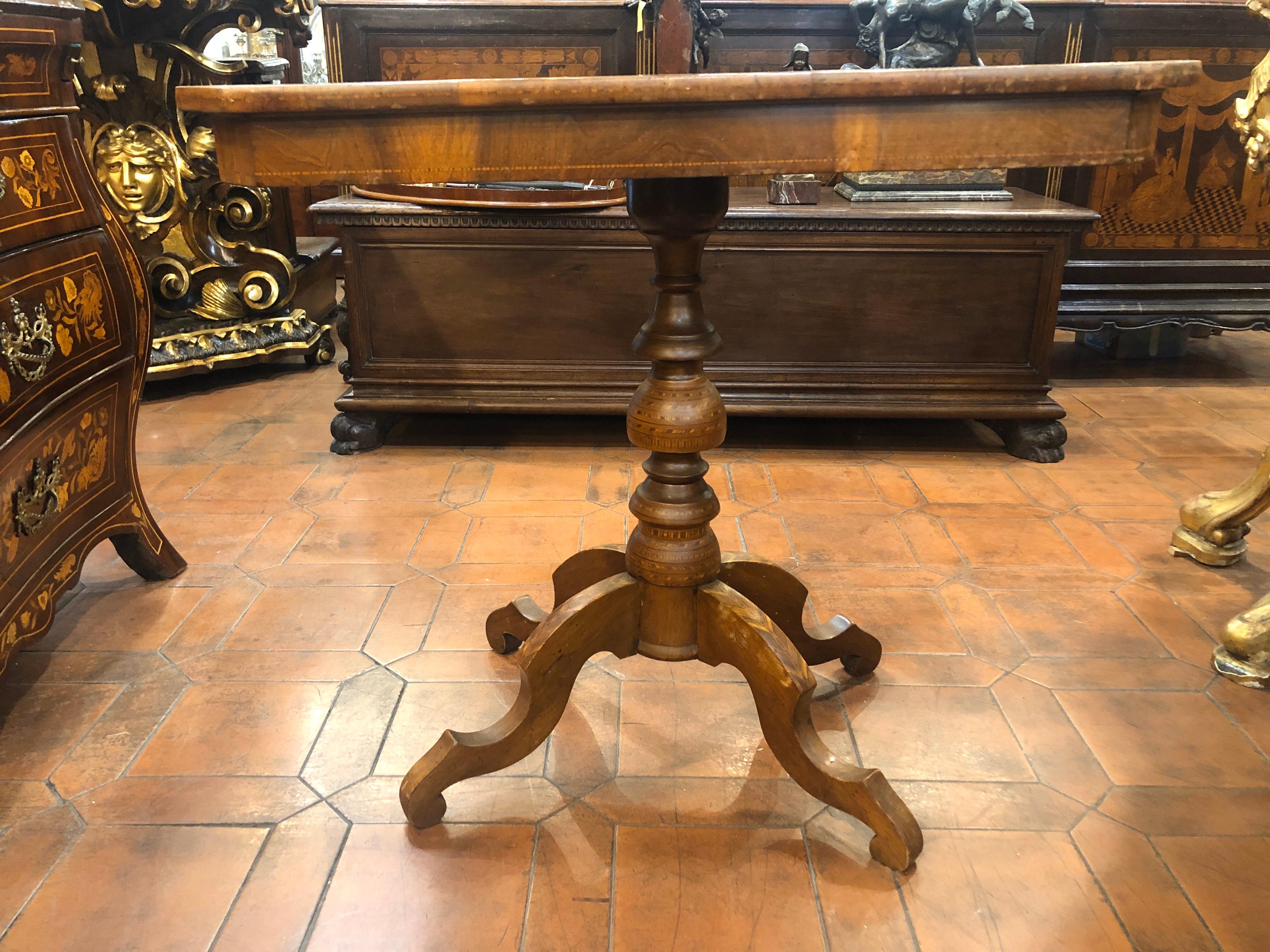 19th Century Italian Rollo Louis Philippe Walnut Inlay Table, 1870s 11