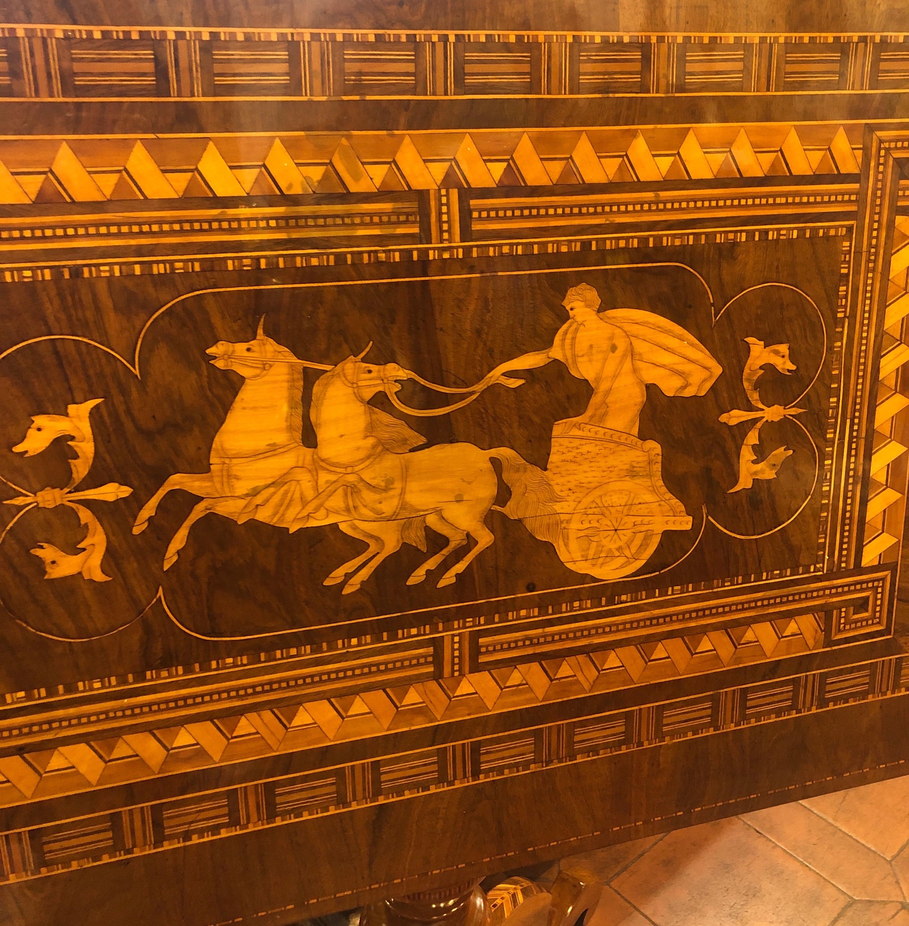 19th Century Italian Rollo Louis Philippe Walnut Inlay Table, 1870s In Excellent Condition In Roma, RM