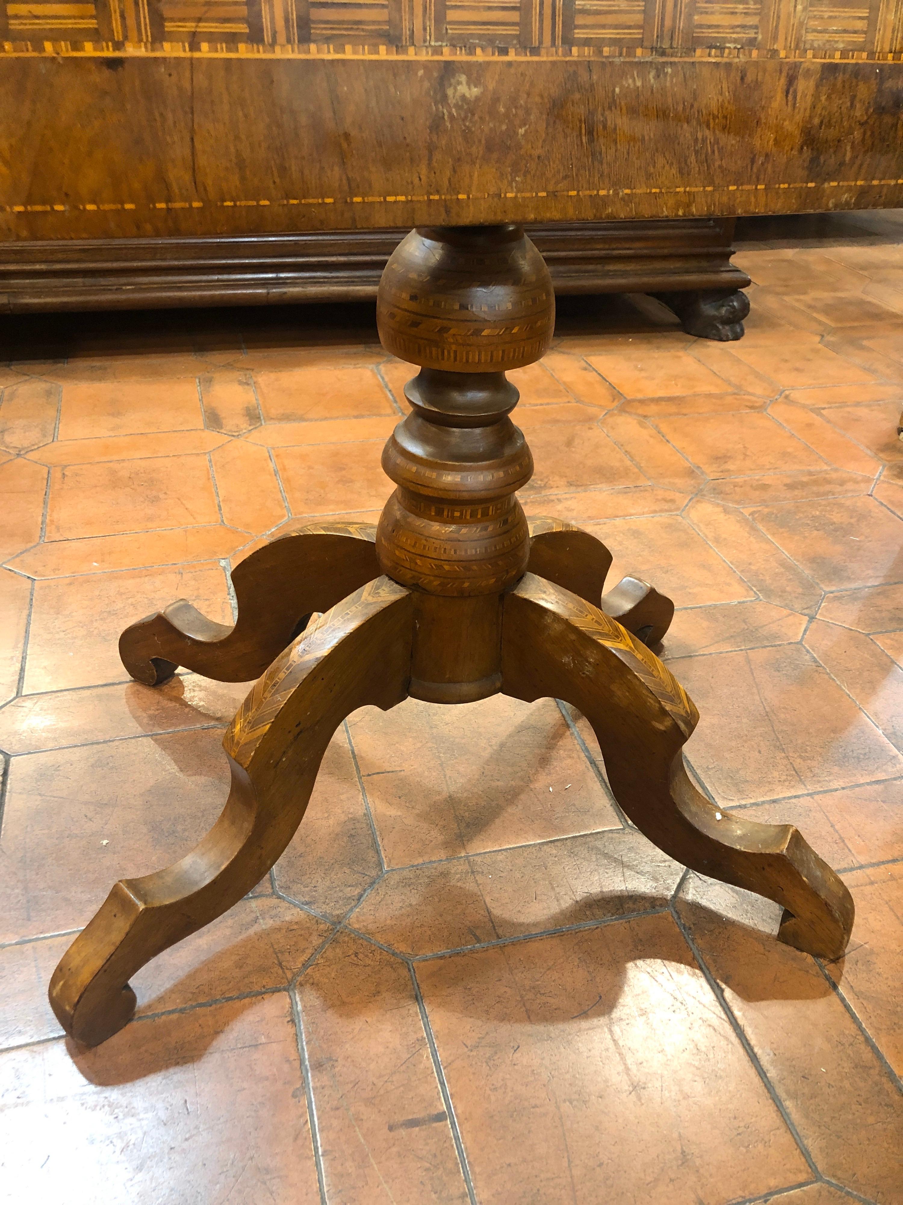 19th Century Italian Rollo Louis Philippe Walnut Inlay Table, 1870s 3