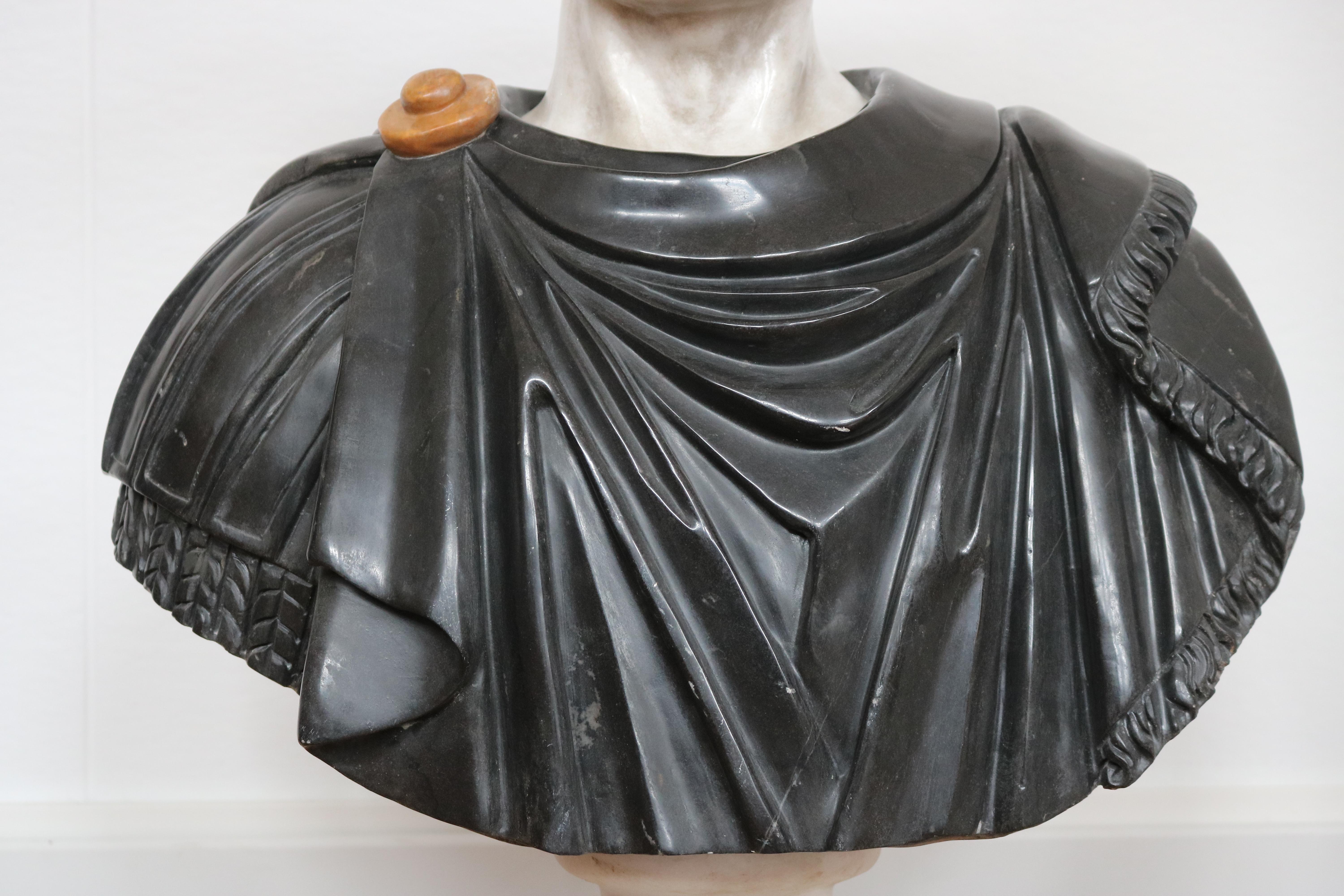 Sculpté Buste de Vanitas romain italien du 19ème siècle en marbre Memento Mori de style néo-Renaissance en vente