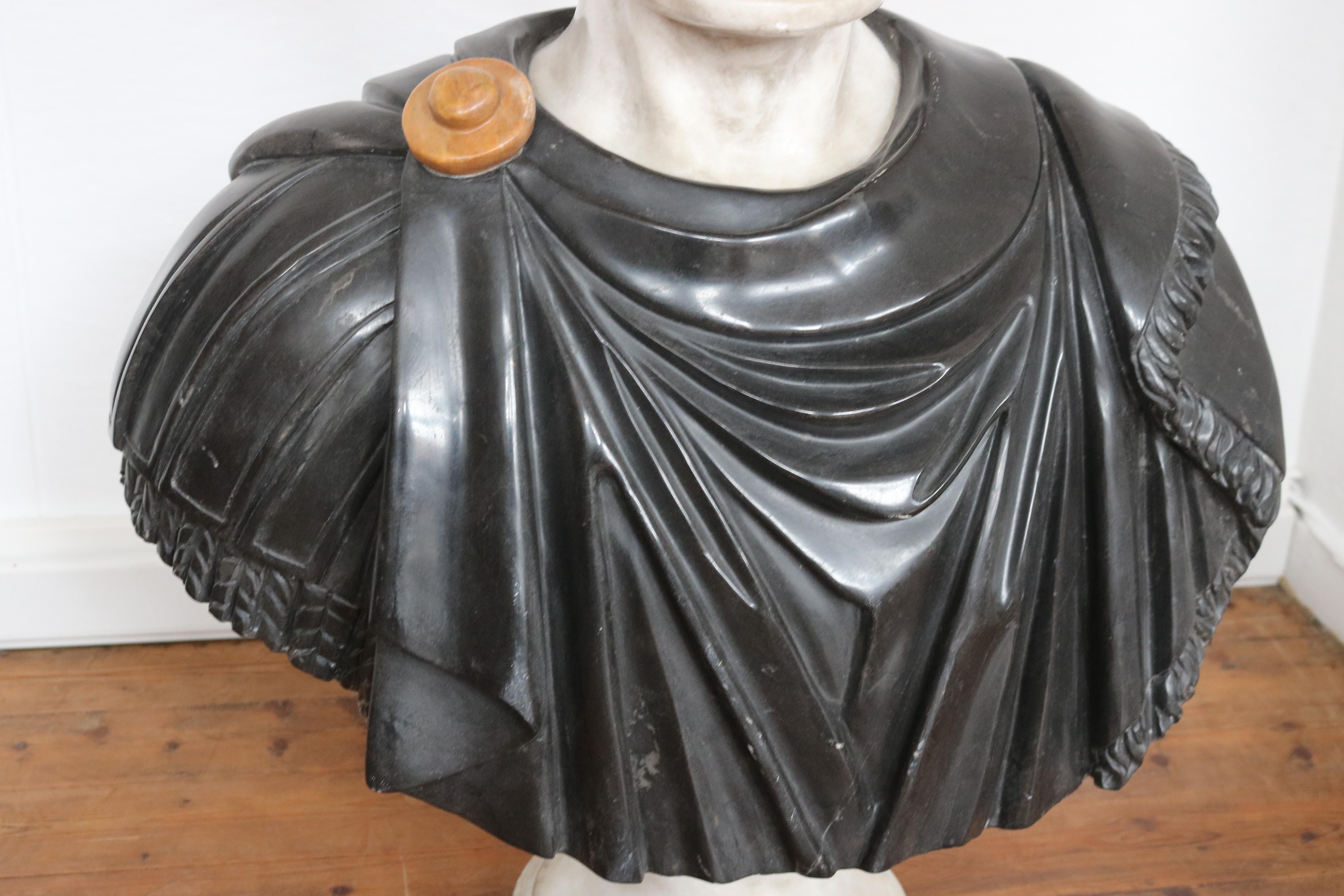 Buste de Vanitas romain italien du 19ème siècle en marbre Memento Mori de style néo-Renaissance Bon état - En vente à Ijzendijke, NL