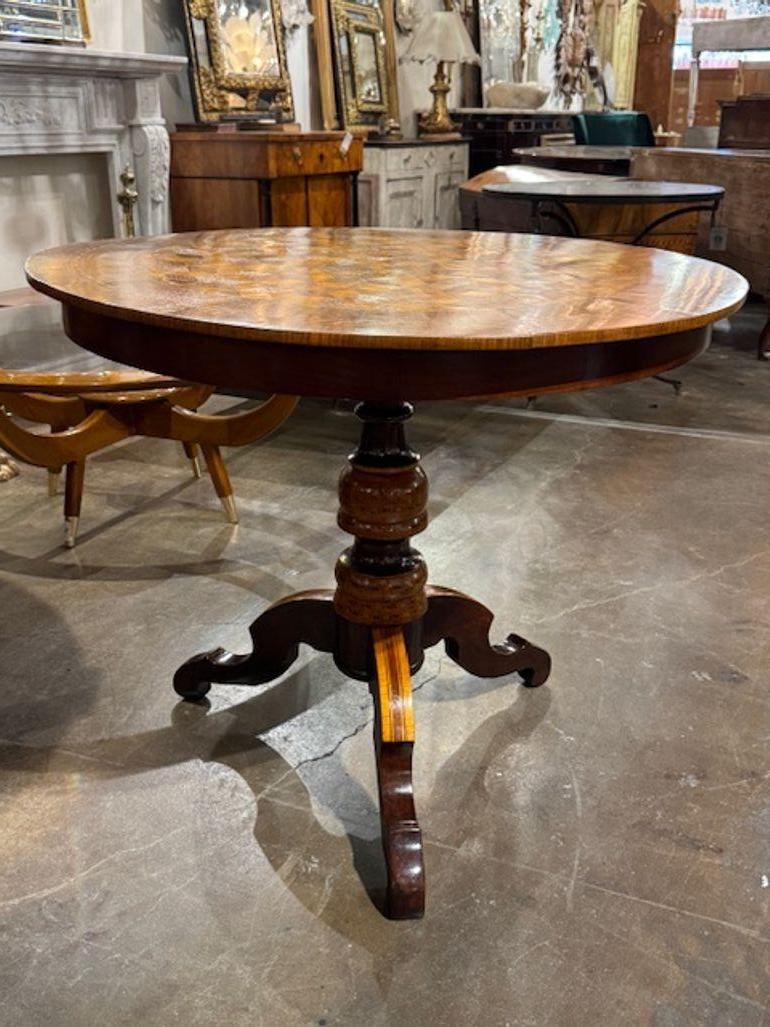 19th Century Italian Round Inlaid Table For Sale 1