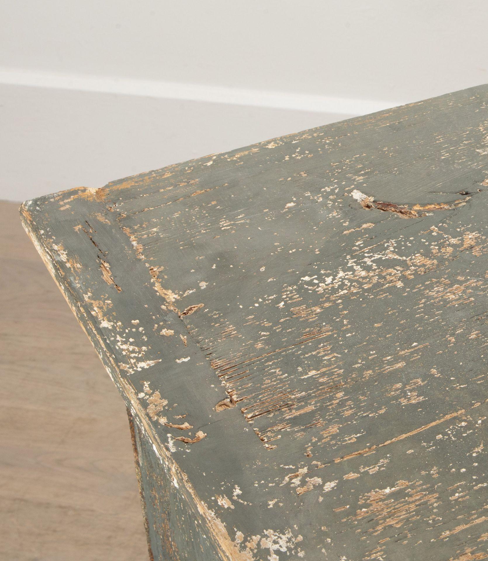19th Century Italian Rustic Buffet with Original Grey Green Paint For Sale 6