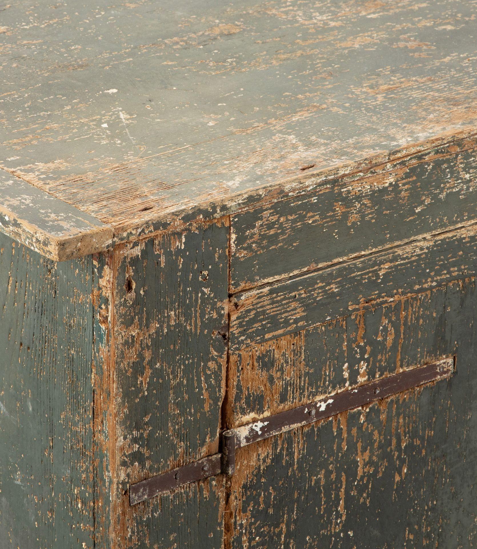 19th Century Italian Rustic Buffet with Original Grey Green Paint For Sale 7