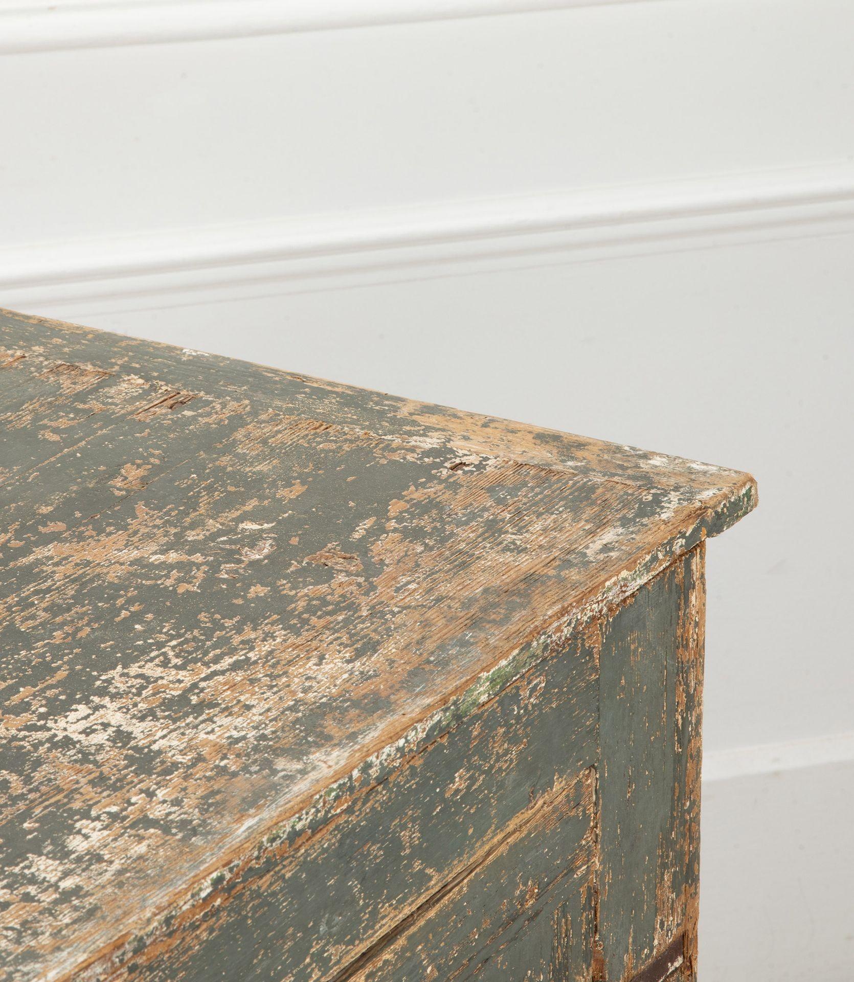 19th Century Italian Rustic Buffet with Original Grey Green Paint For Sale 4