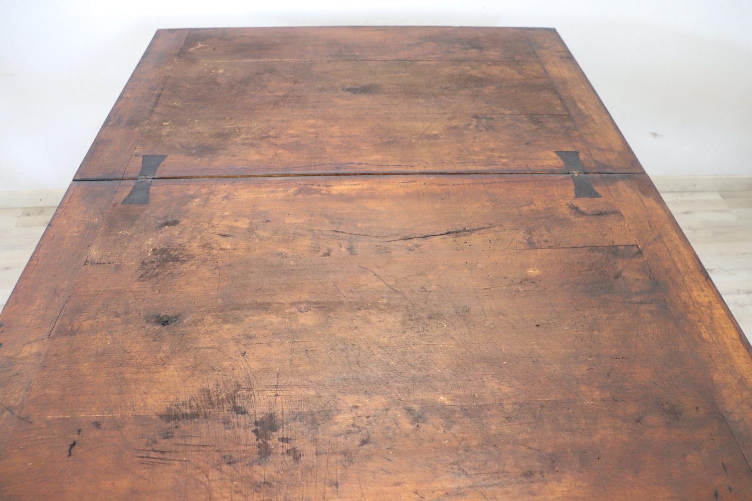 19th Century Italian Rustic Kitchen Table in Poplar Wood with Opening Top 5