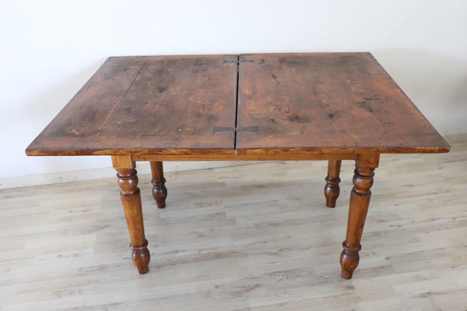 19th Century Italian Rustic Kitchen Table in Poplar Wood with Opening Top 6