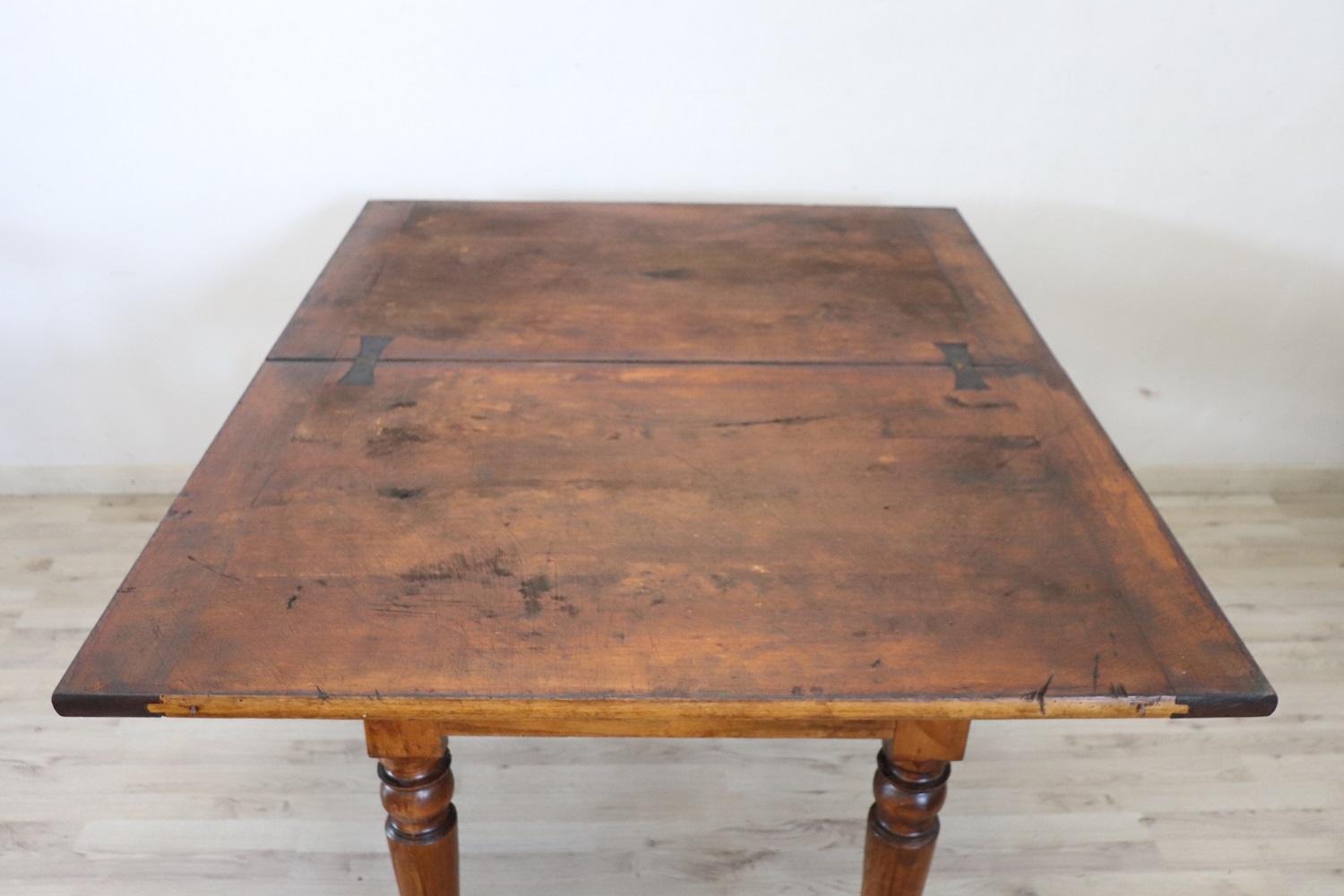 19th Century Italian Rustic Kitchen Table in Poplar Wood with Opening Top 4