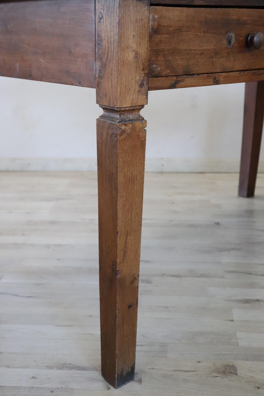 19th Century Italian Rustic Kitchen Table or Writing Table in Poplar Wood  In Good Condition For Sale In Casale Monferrato, IT